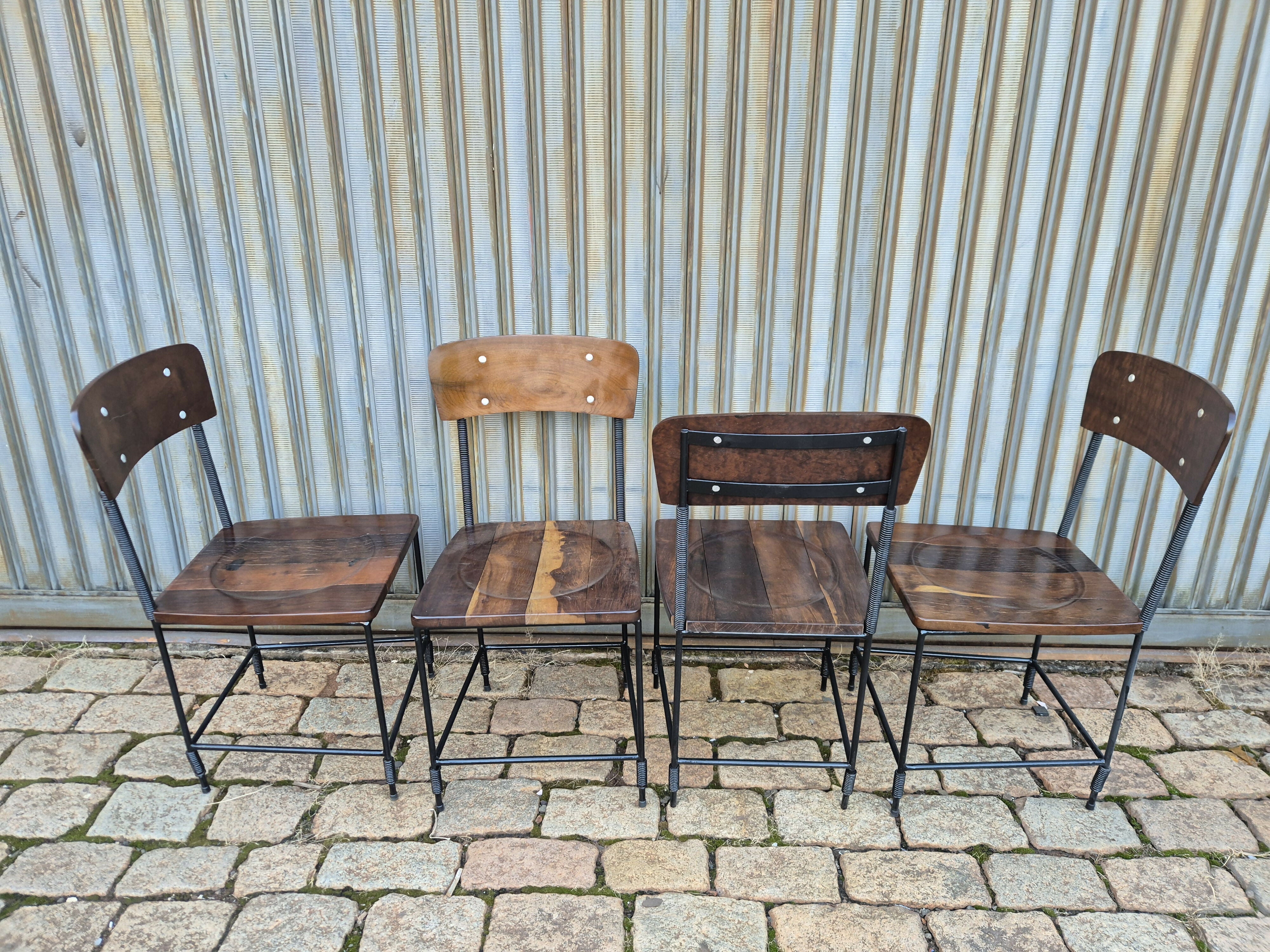Conjunto 10 cadeiras artesanais vintage em madeira e ferro (restauradas) - anos 80
