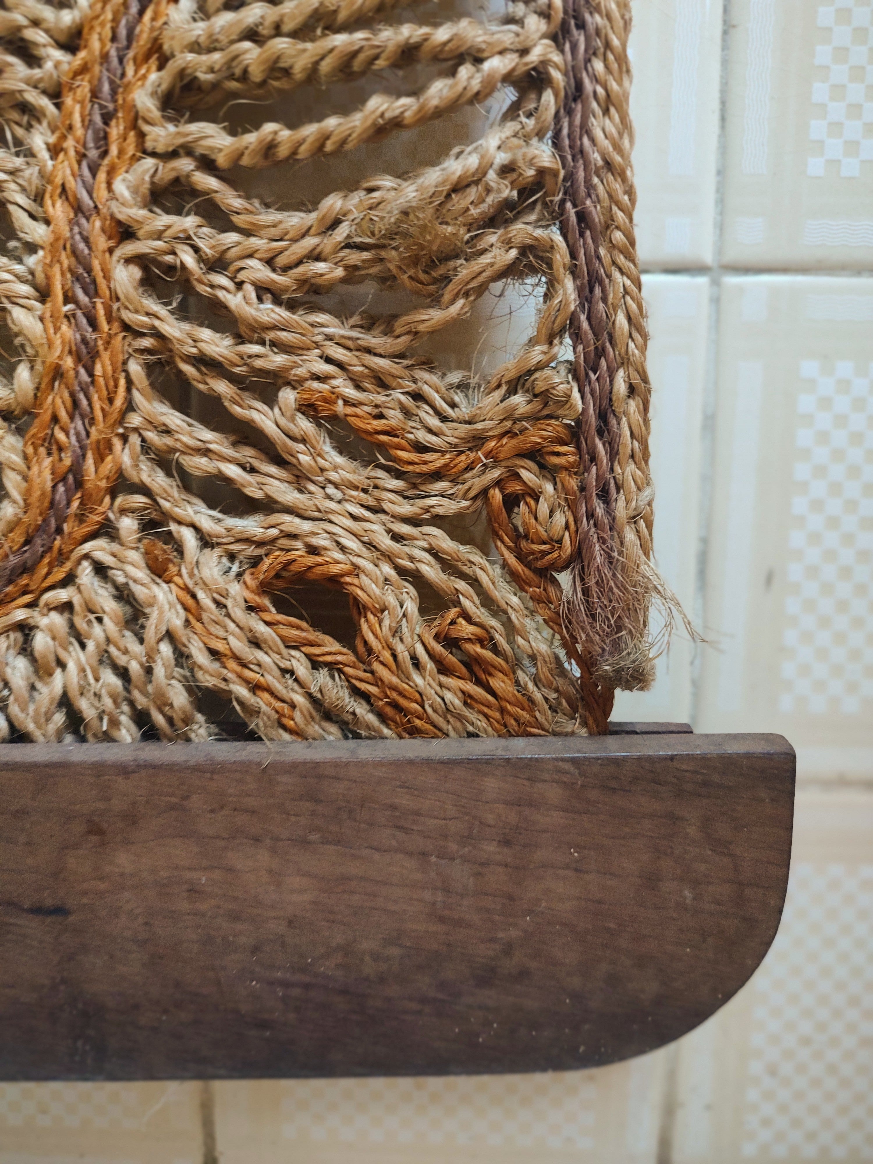 Antiga e Grande Tapeçaria de parede em fibra natural / corda de sisal com padronagem de mandala floral