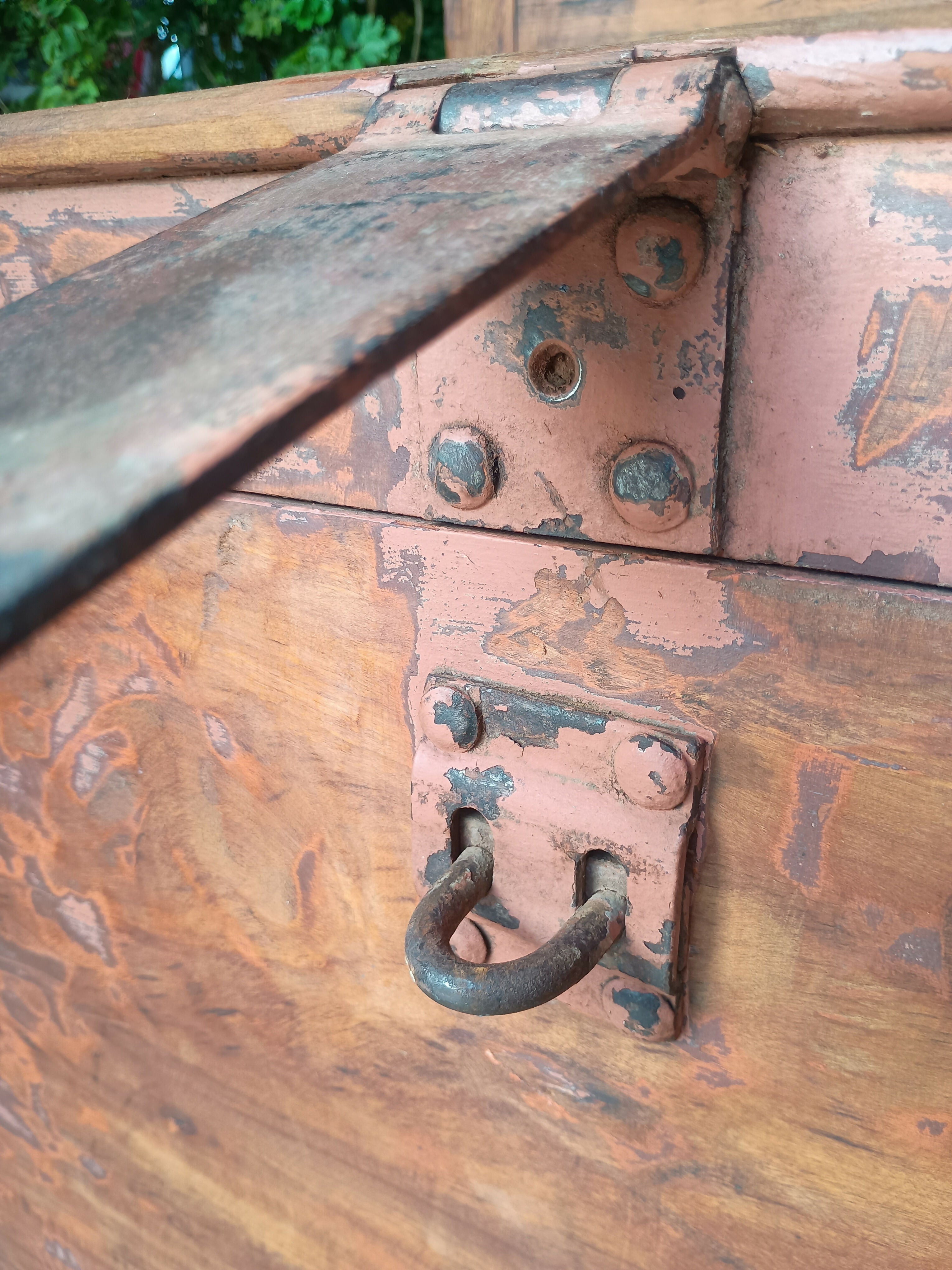 Baú antigo em peroba maciça final séc. XIX