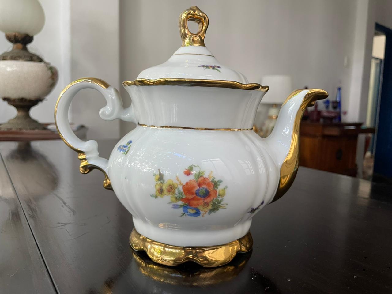 Bule em porcelana Real São Paulo com douração