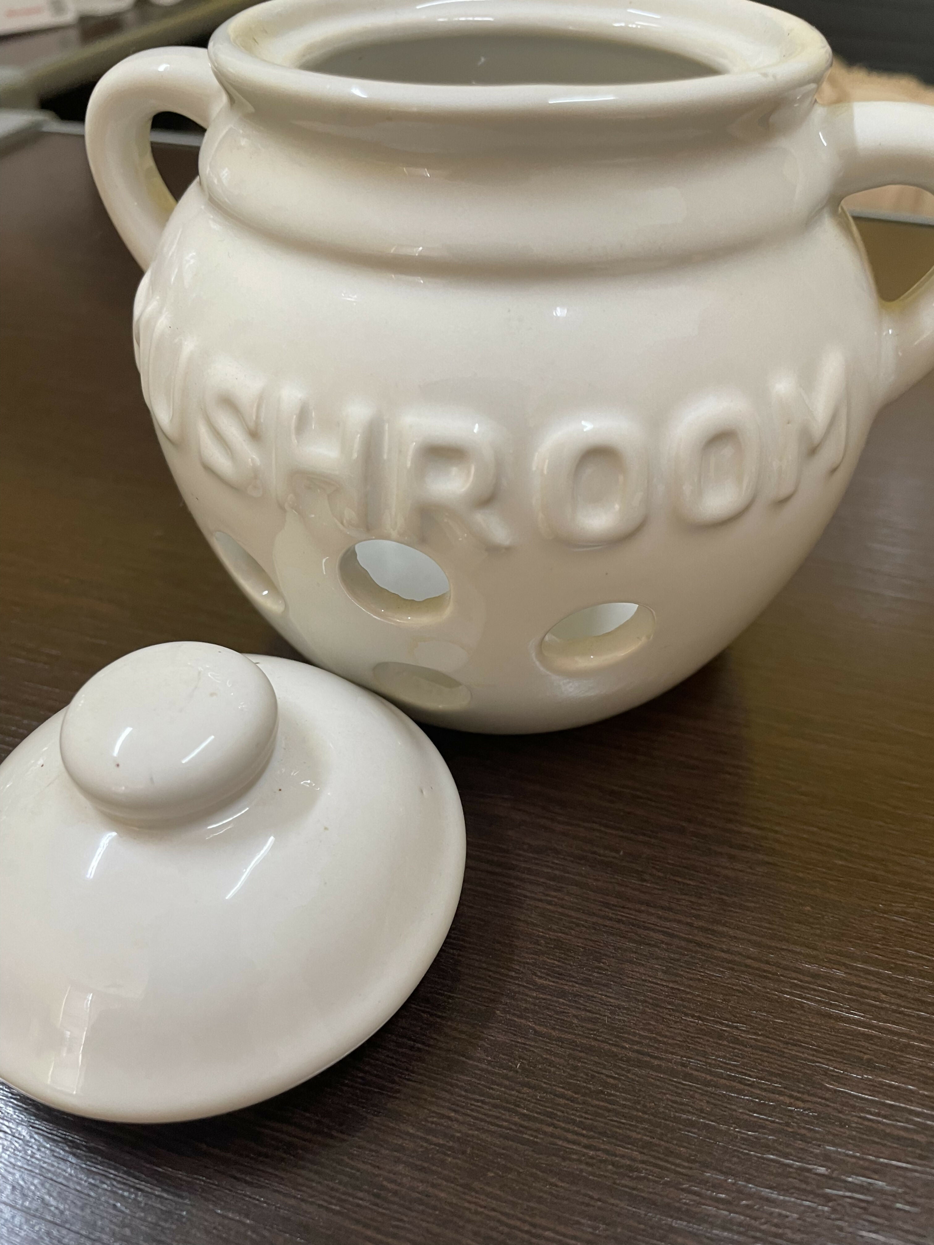 Pote em louça branca Mushroom