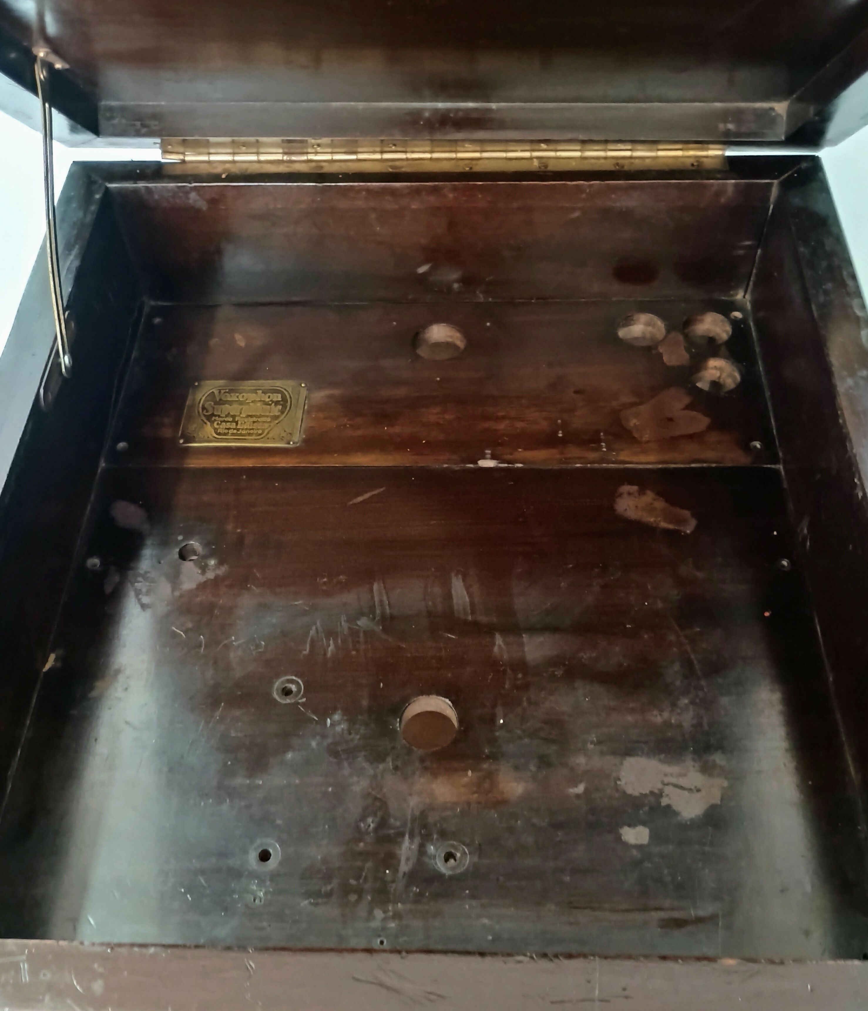 Gabinete de gravofone em jacarandá