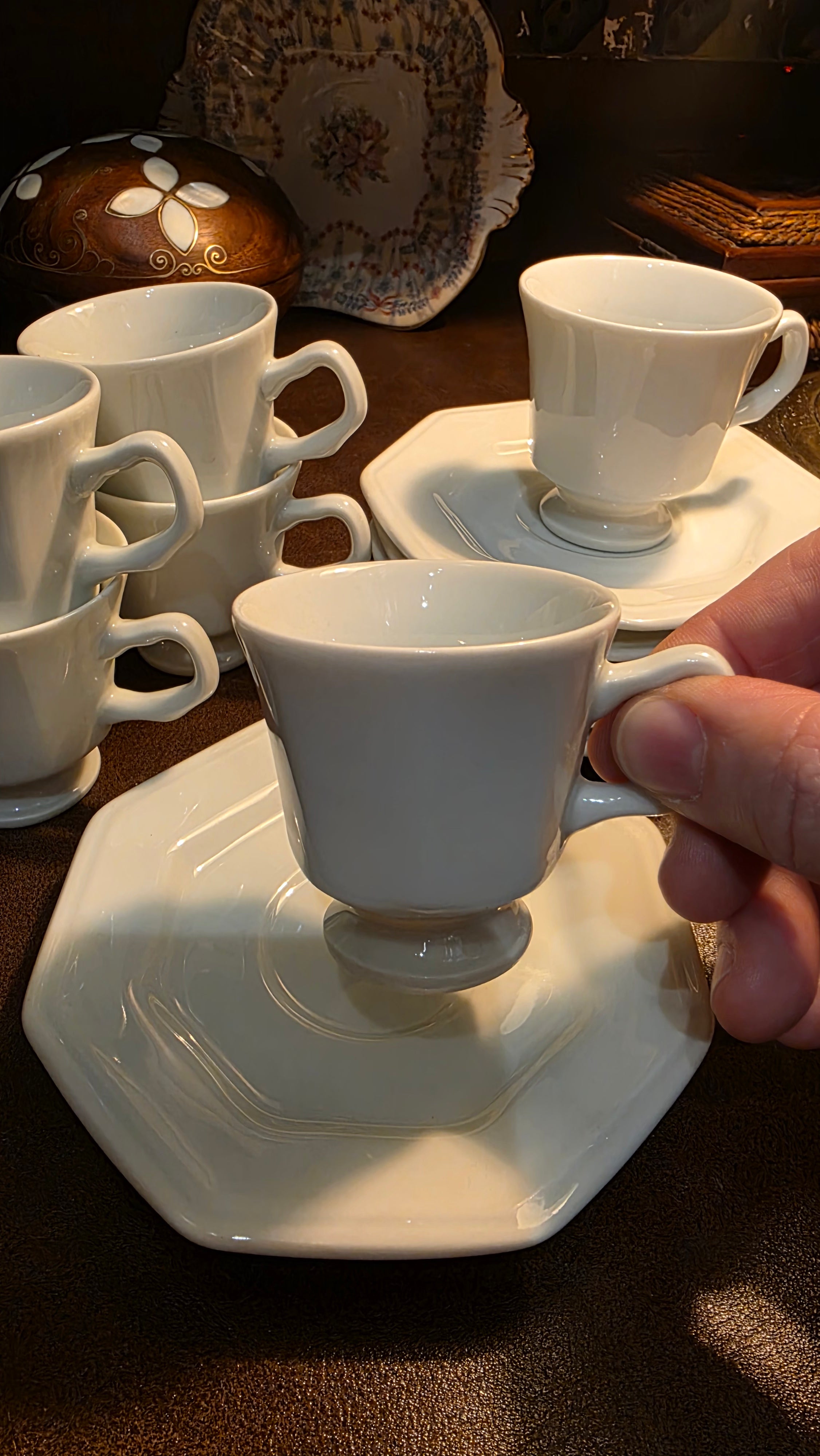 Jogo 9 xícaras café Schimidt em porcelana branca anos 2000