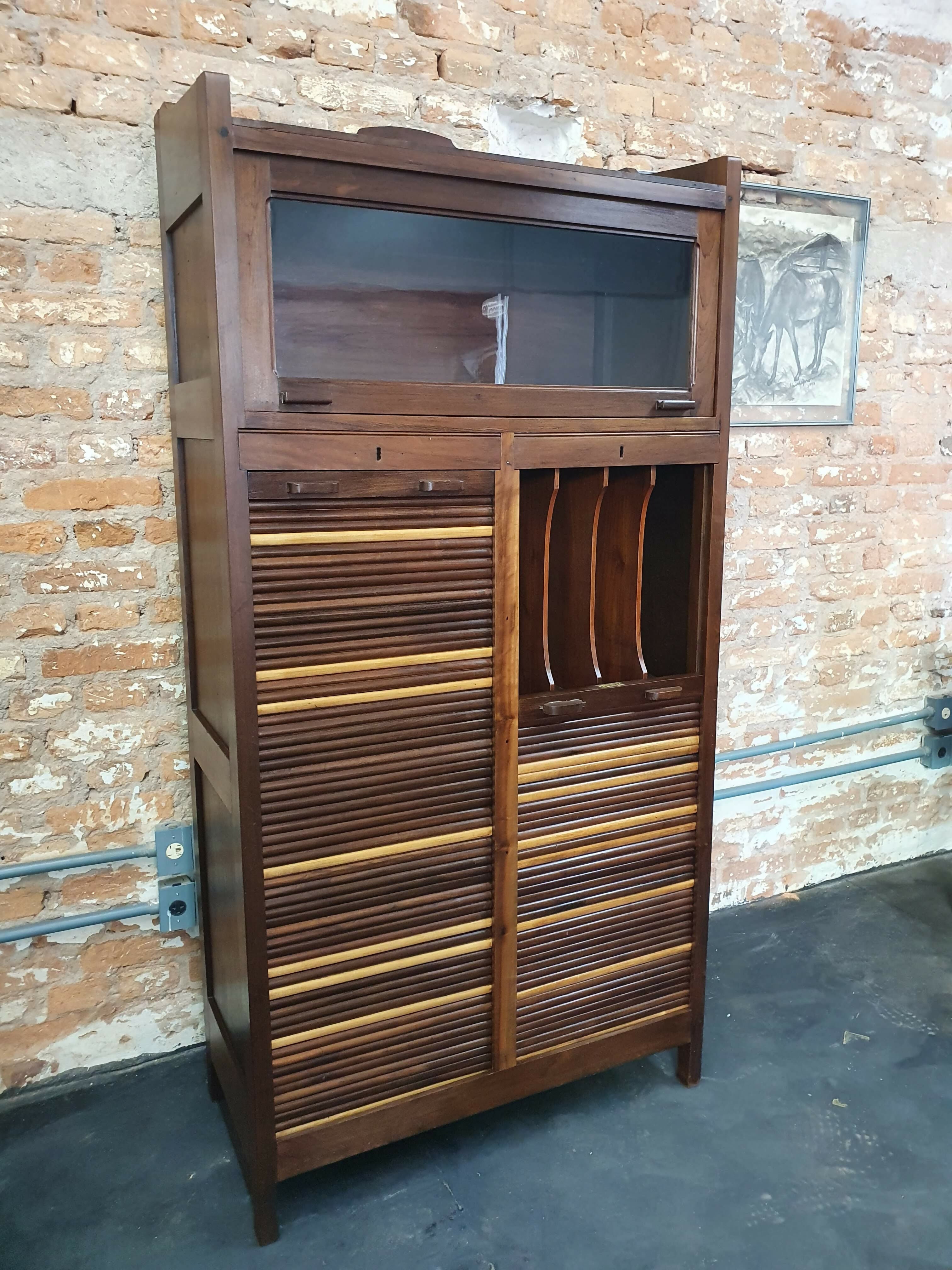 Belo armário / arquivo Xerife anos 30