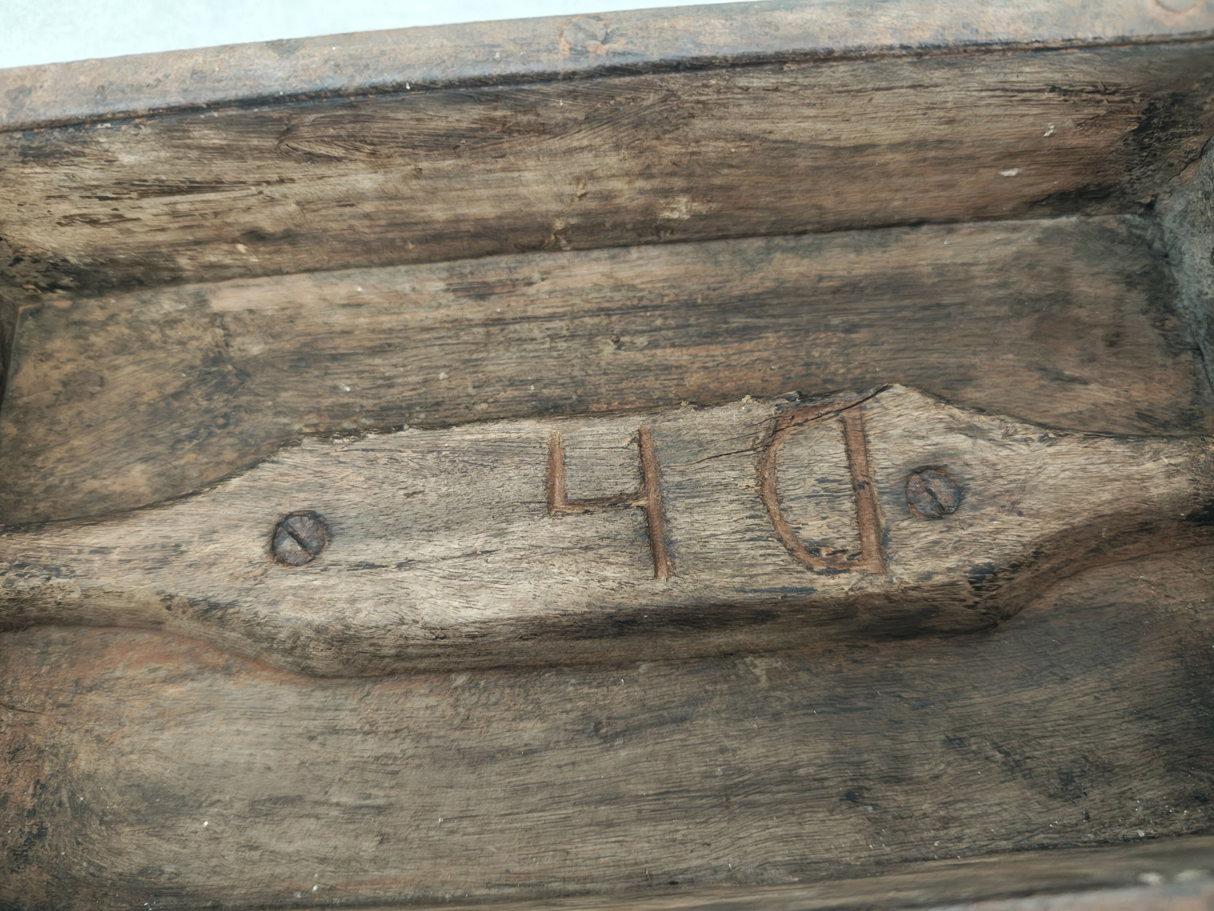 Forma de tijolo antigo em madeira