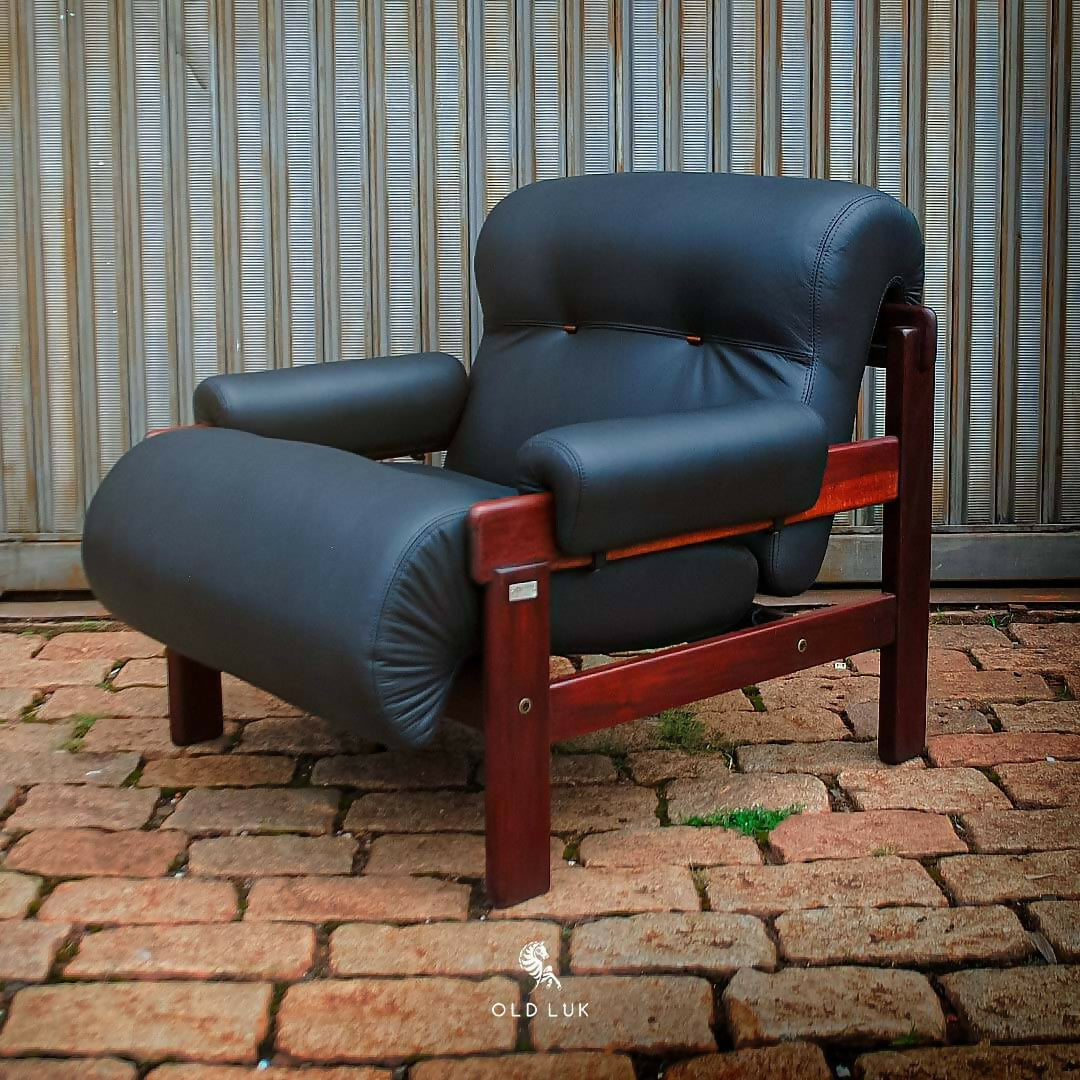 Par de poltronas ‘Copa’ Jean Gillon