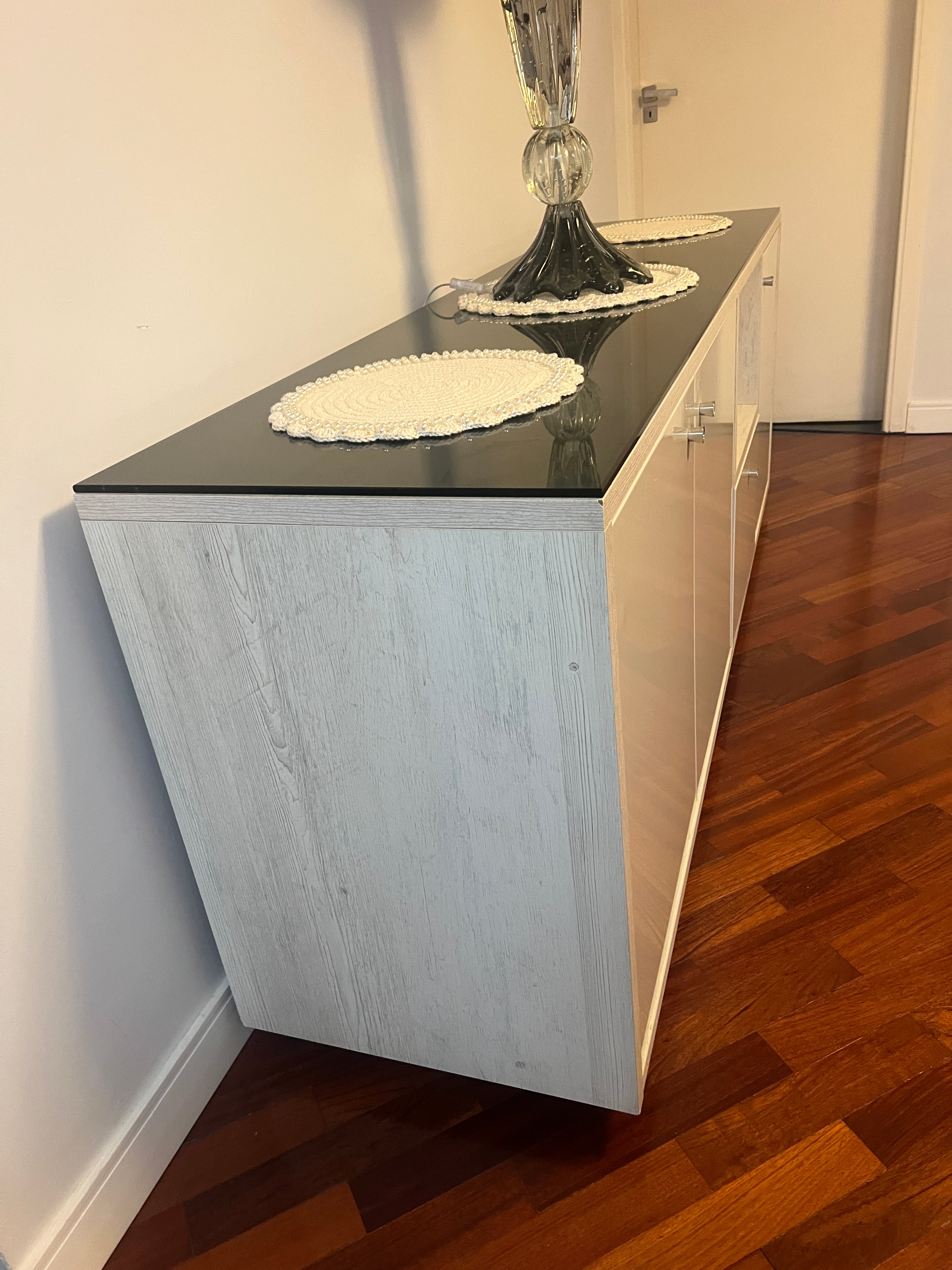 Buffet Aparador Cinza Claro com portas e gaveta