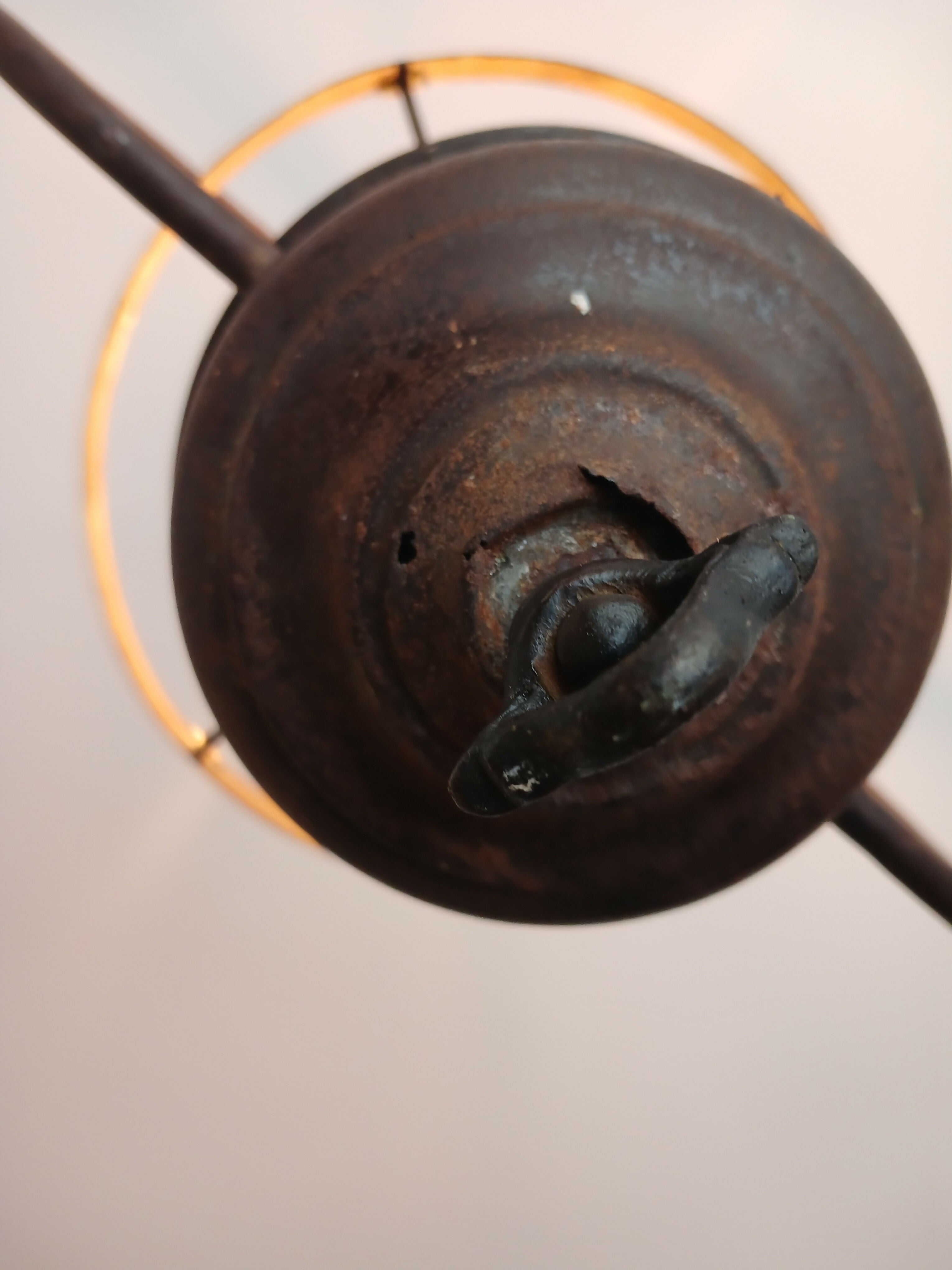 Pendente / luminária de teto antiga em ferro