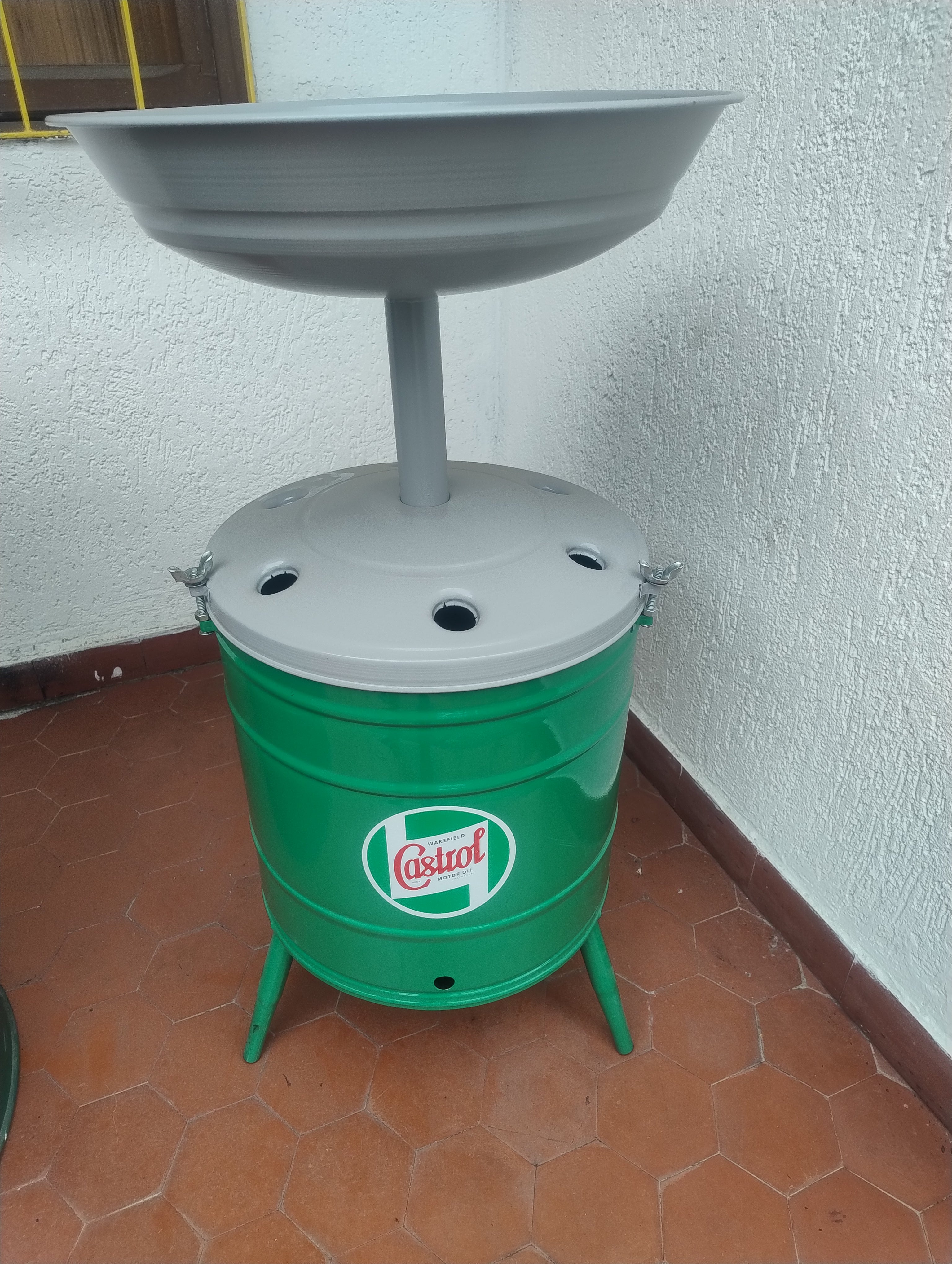 Poltrona Castrol Tambor com Pingadeira