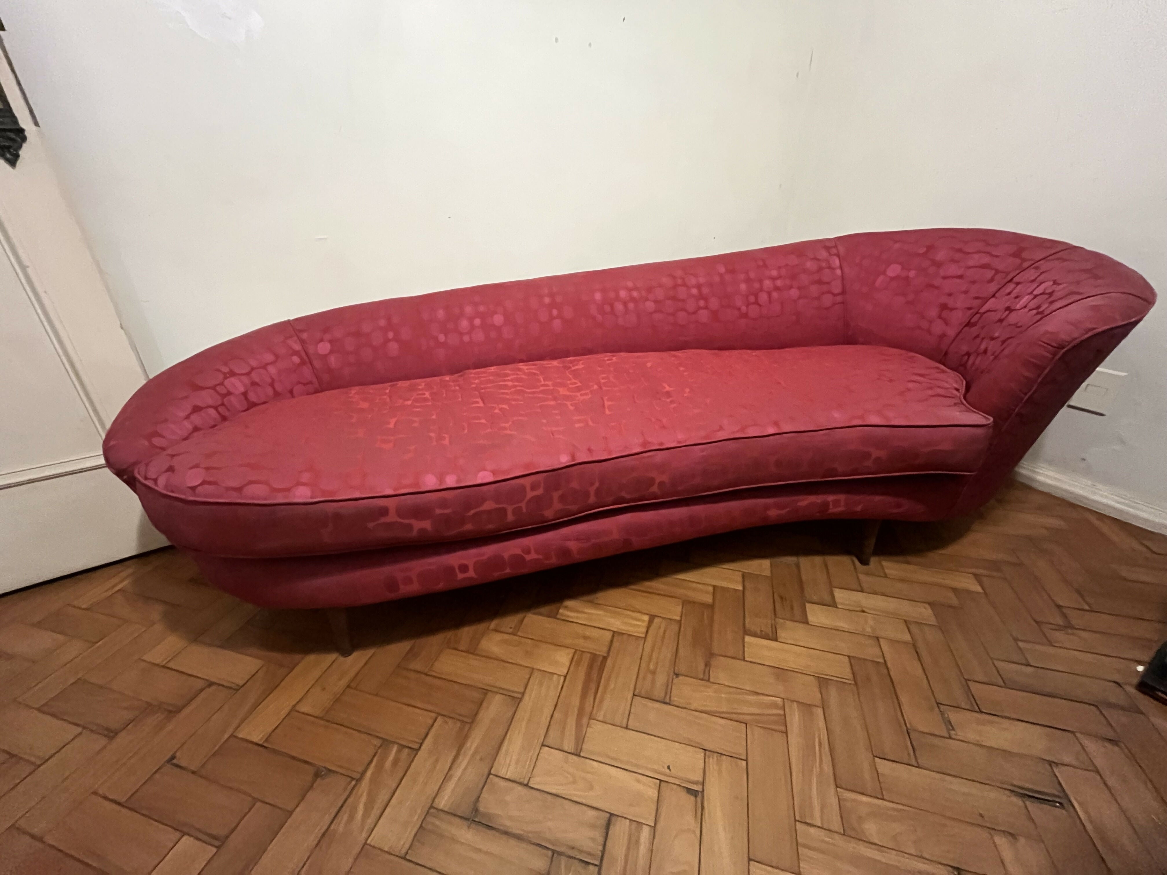 RECAMIER COR CEREJA (estilo divã de Freud