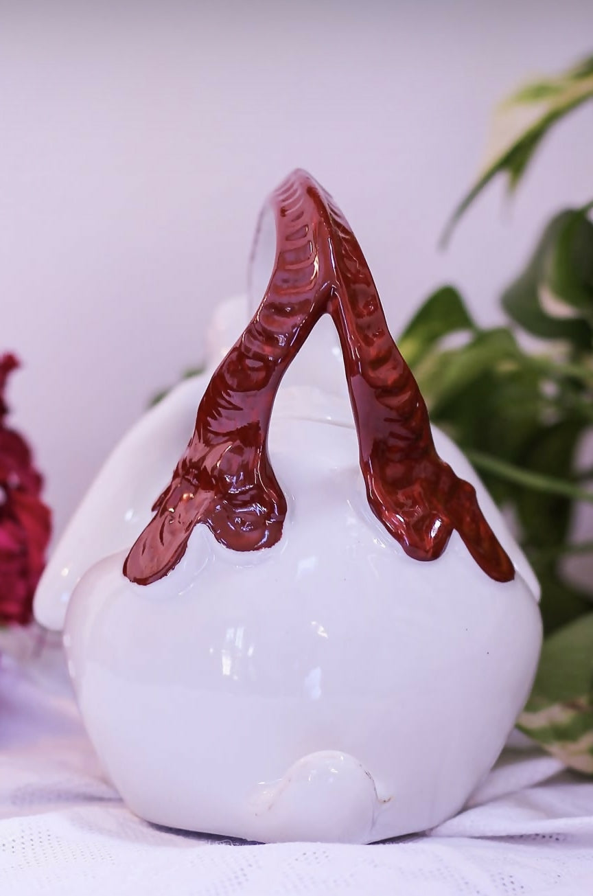 Bule em porcelana Santana, anos 1950/60 em forma de Coelho