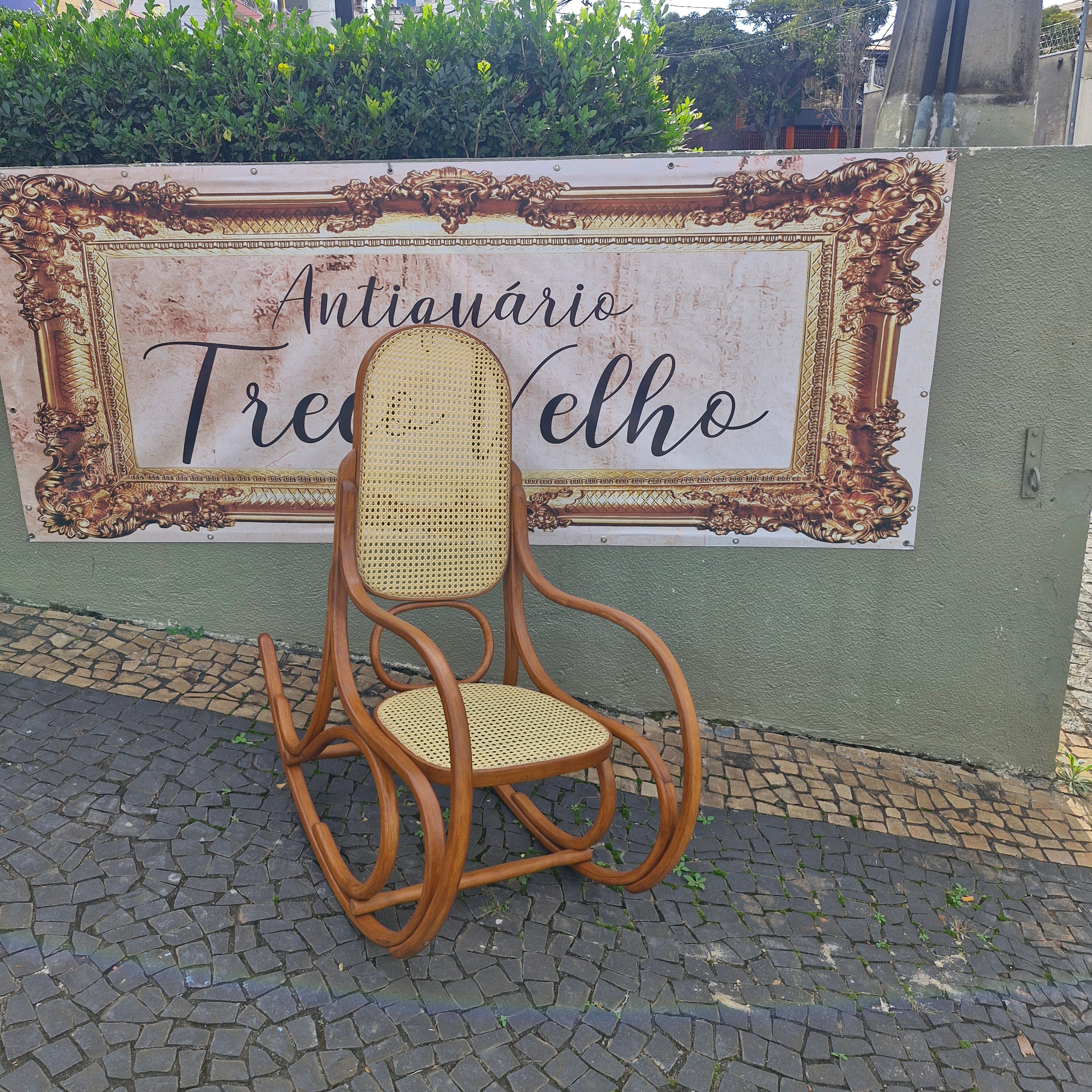 Cadeira de Balanço com palhinha 