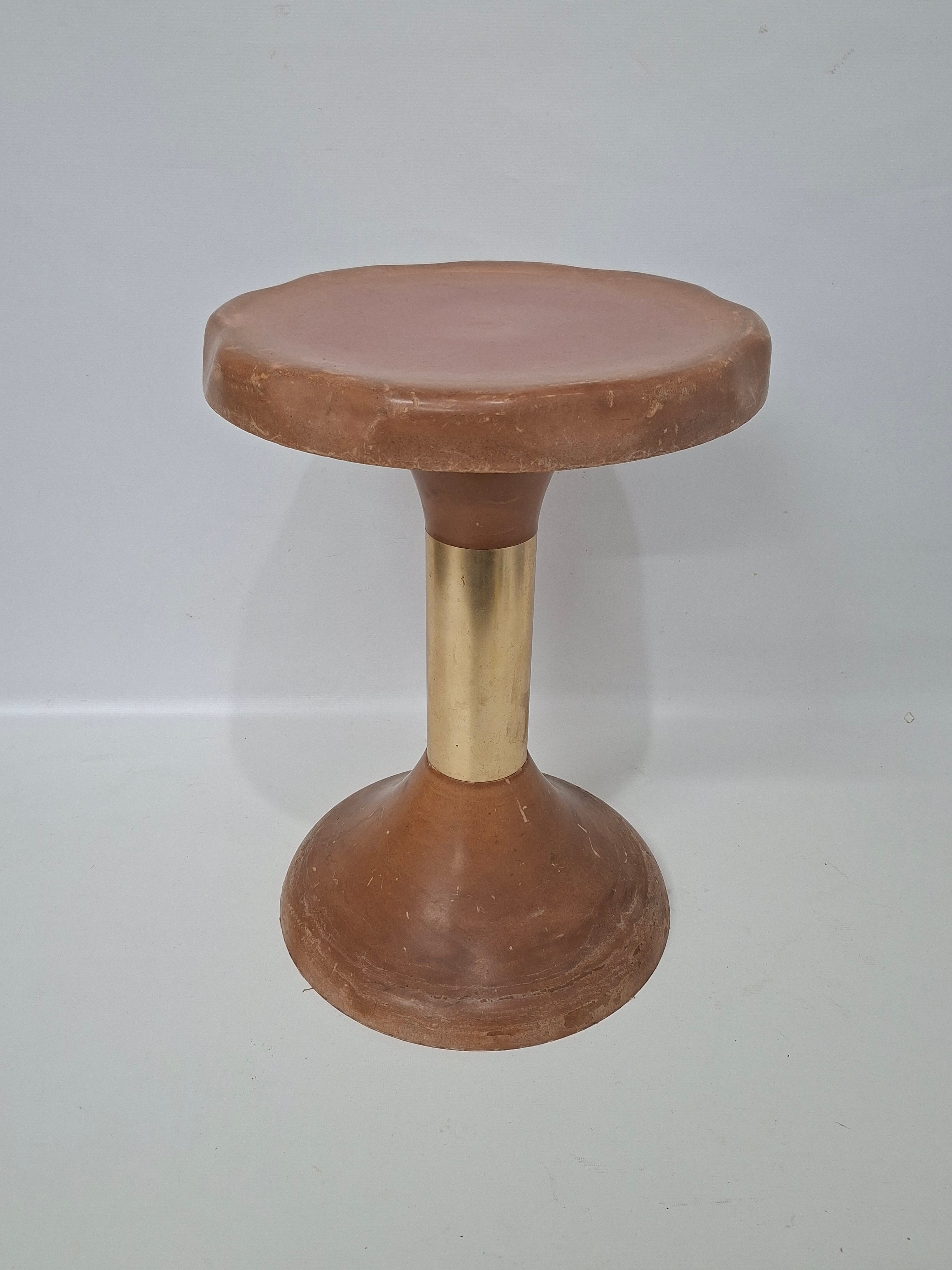 Banco Design Ampulheta Antigo em marrom e dourado 