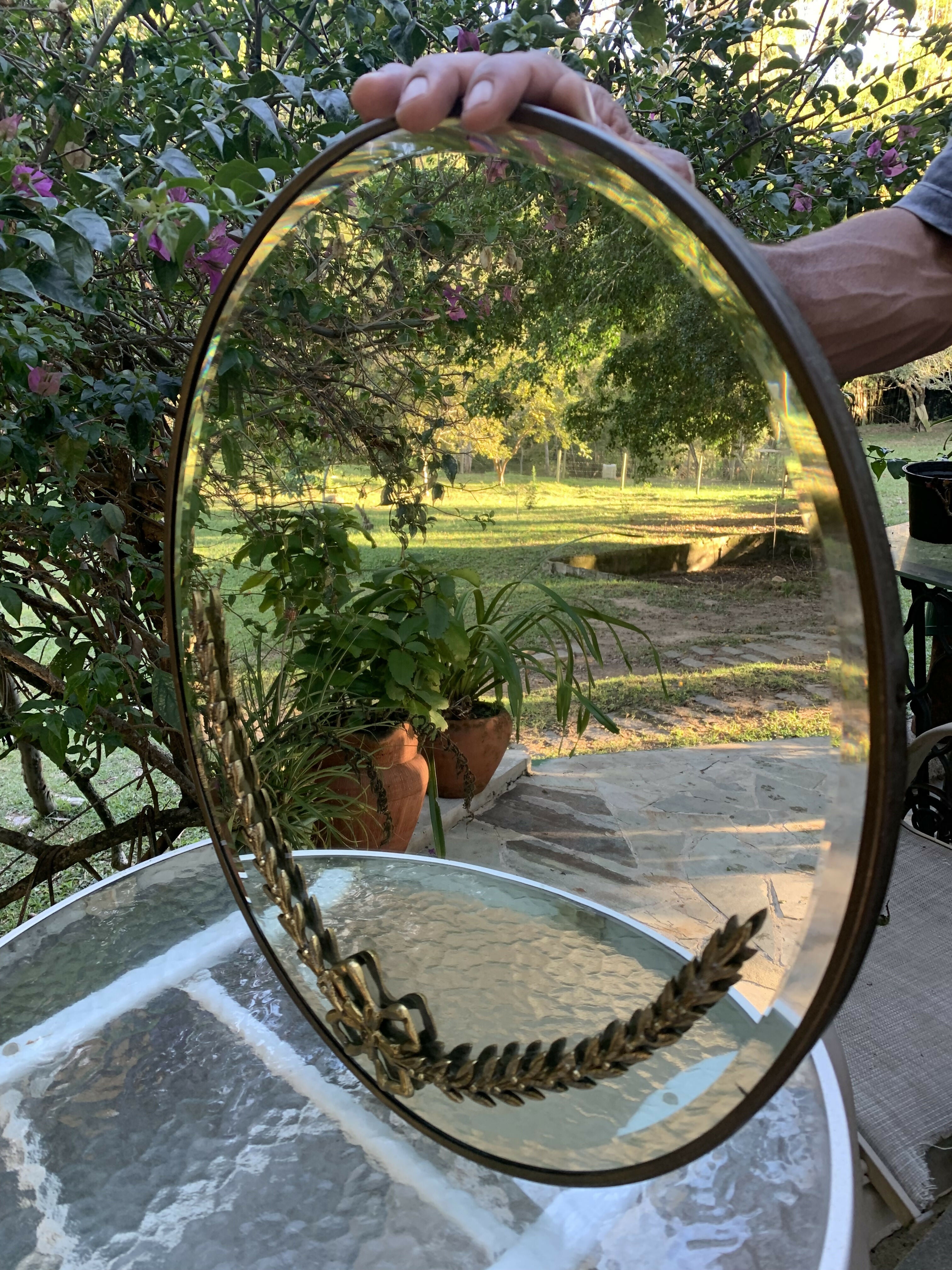 Antigo Espelho Oval com detalhes em bronze