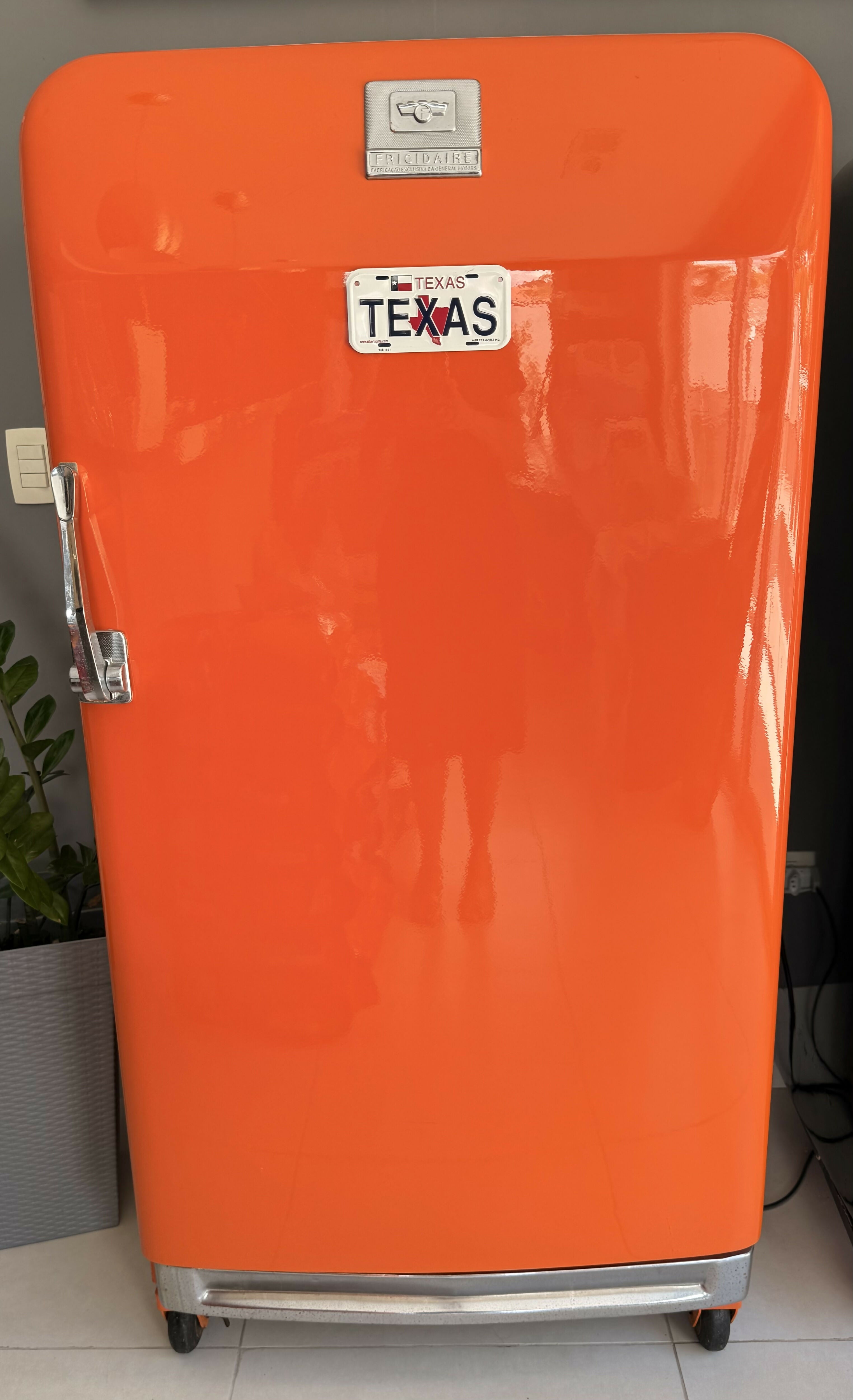 Geladeira Frigidaire anos 50 totalmente reformada