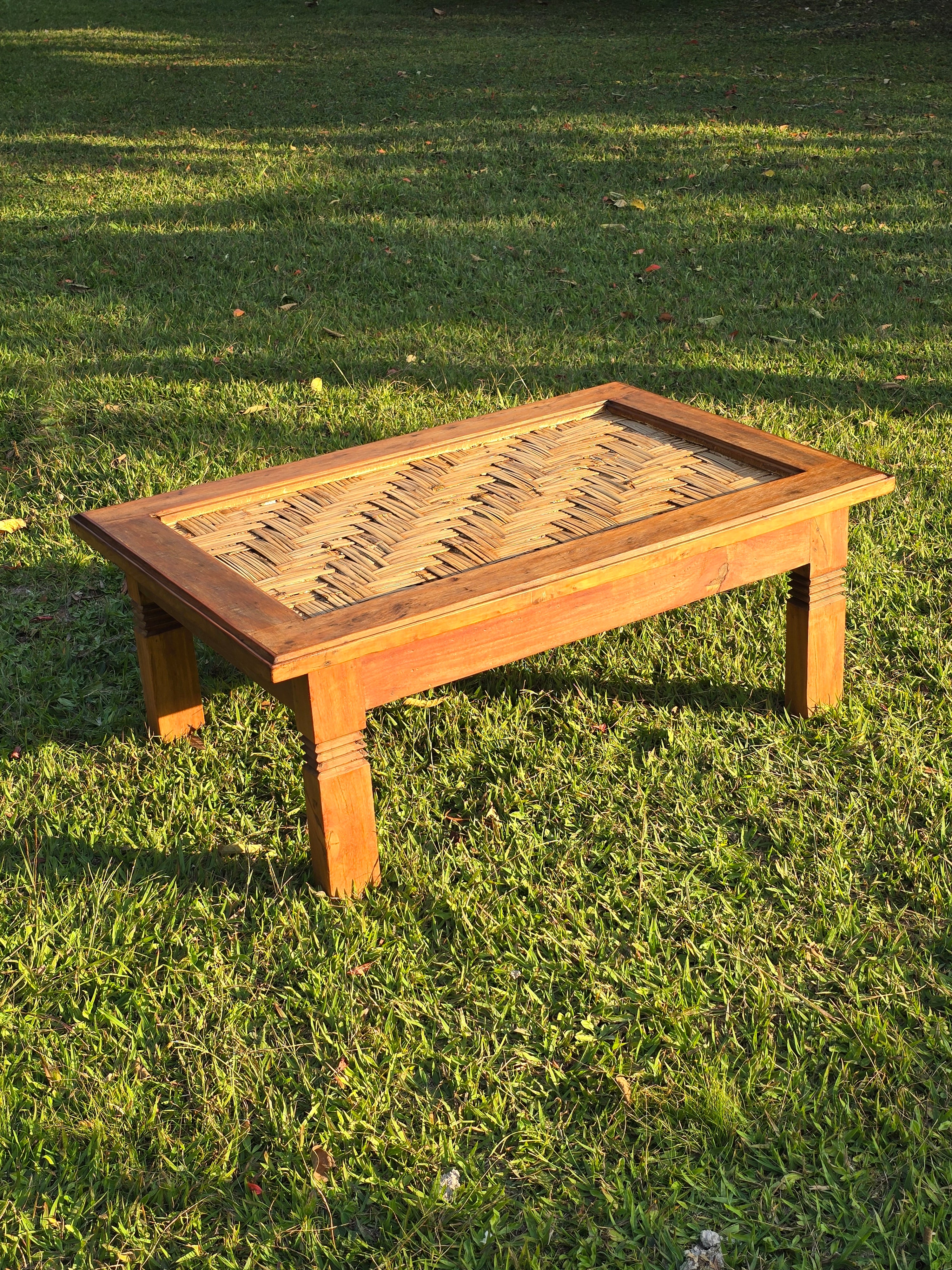 Mesa de Centro Madeira Maciça Suporte Para Vidro Esteira de Bambu