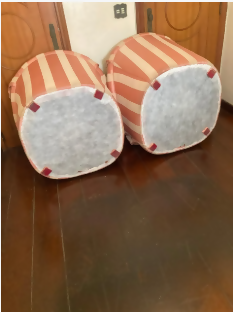 Par de Poltronas Listradas Retrô Elegantes Rosa &amp; Creme| Peças de Destaque na Decoração