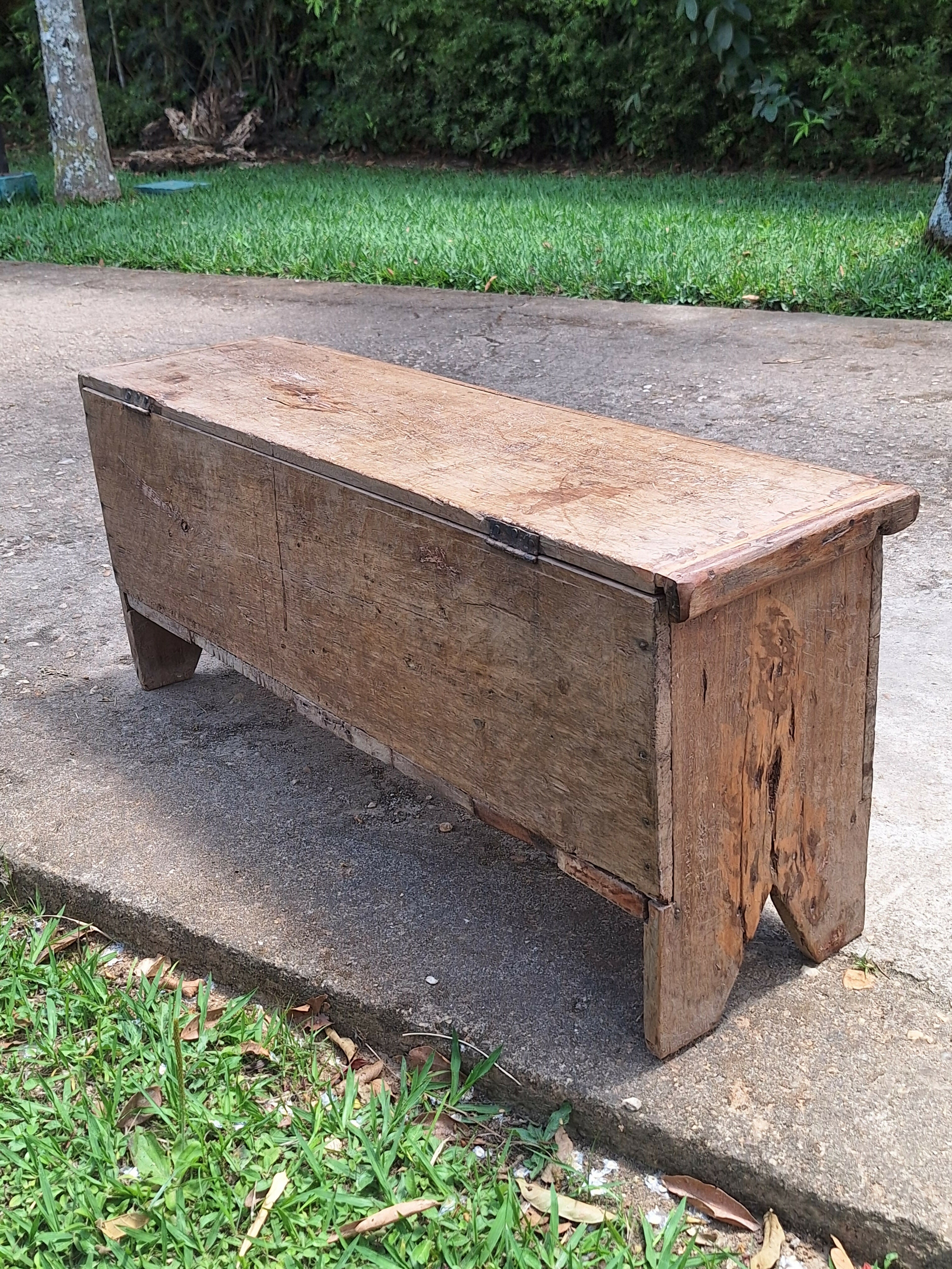 Baú Antigo Madeira Maciça Garimpo Mineiro