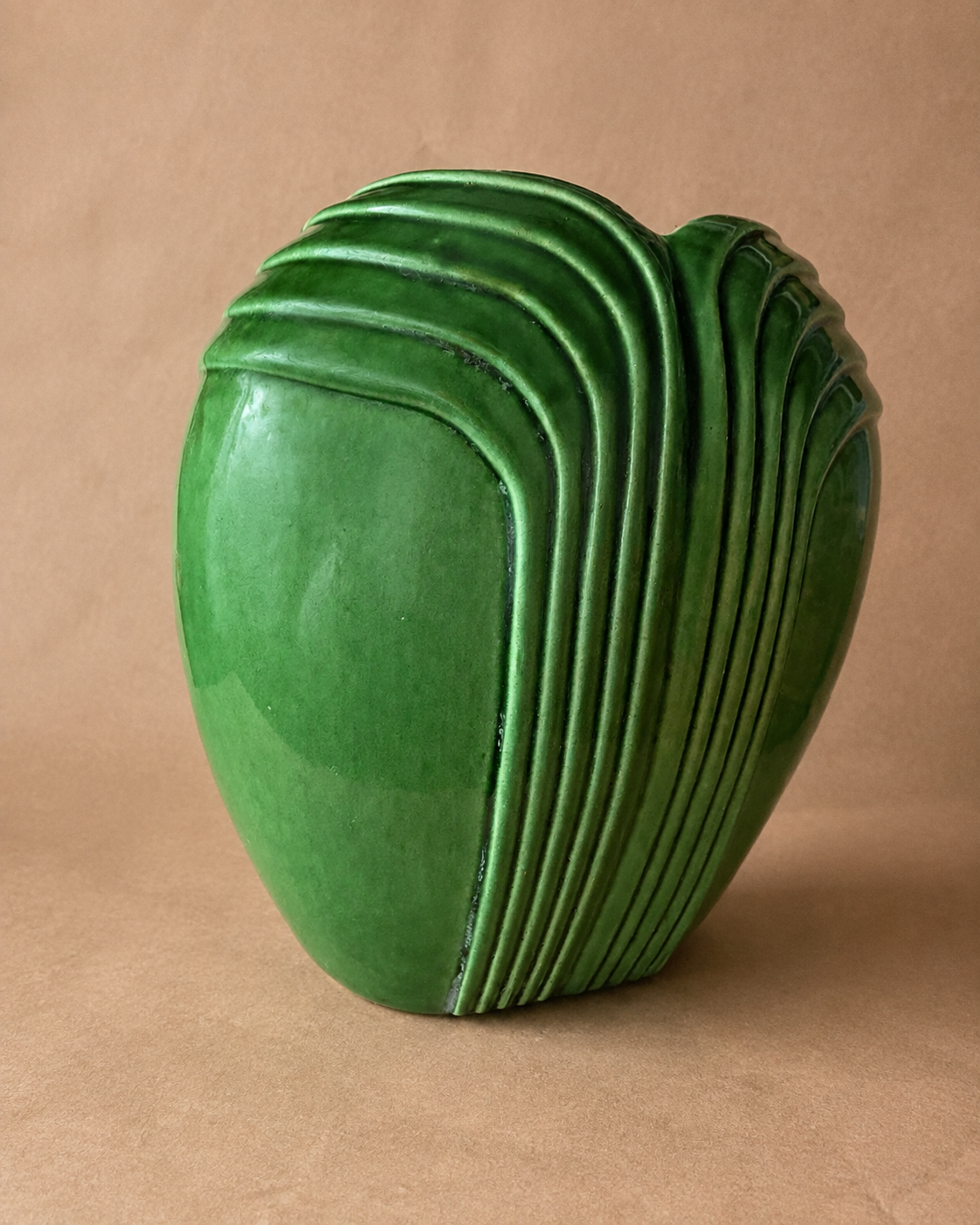 Vaso escultórico em cerâmica verde (DMCPS_665B)