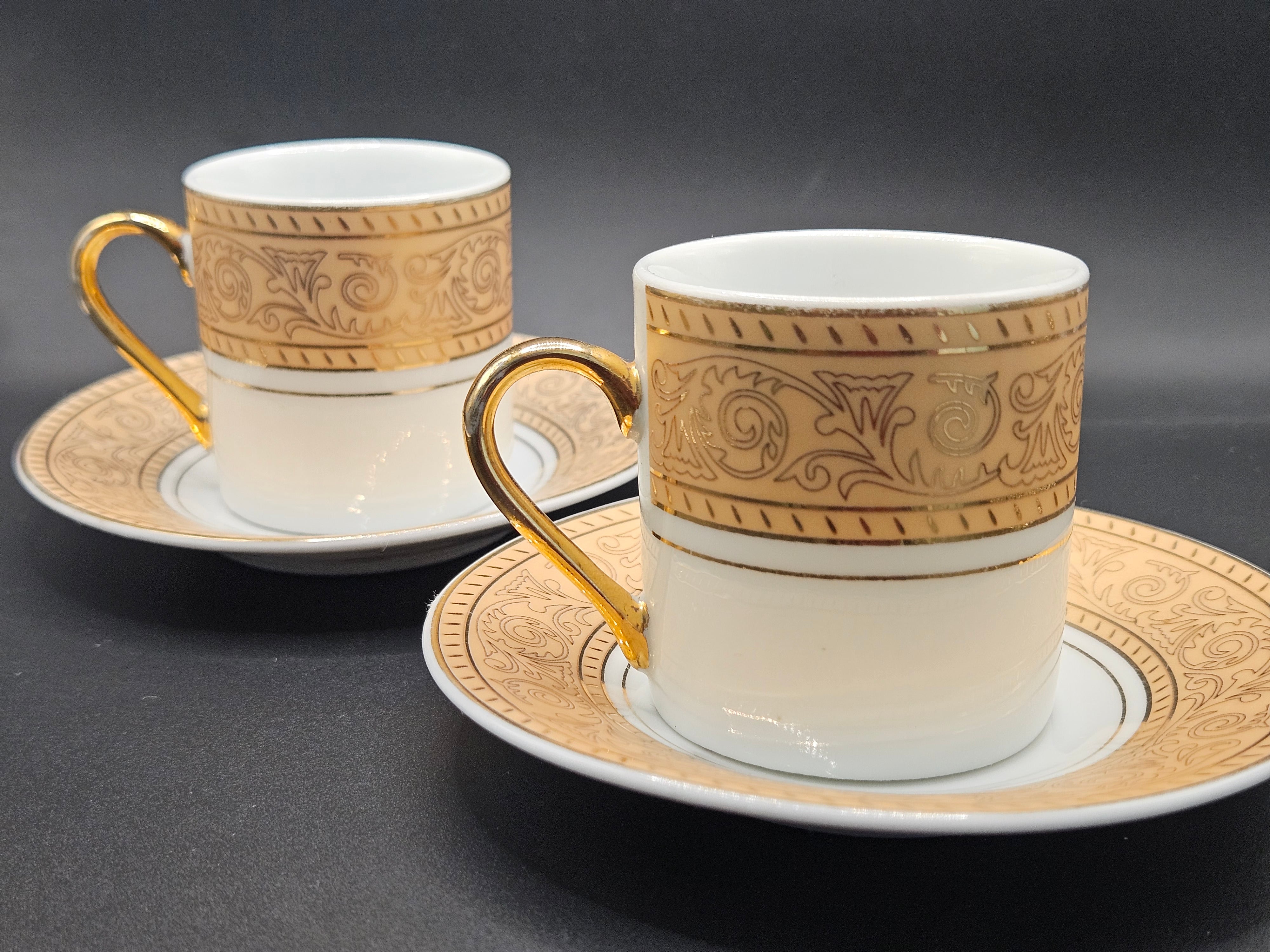 Xícaras de Café em Porcelana Japonesa Yusui com Ouro