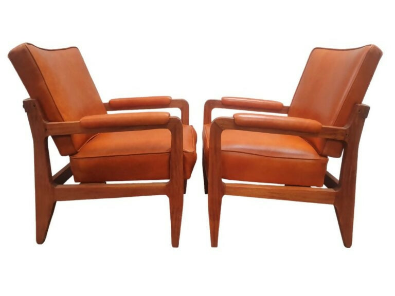 Par poltronas anos 50 em couro envelhecido caramelo