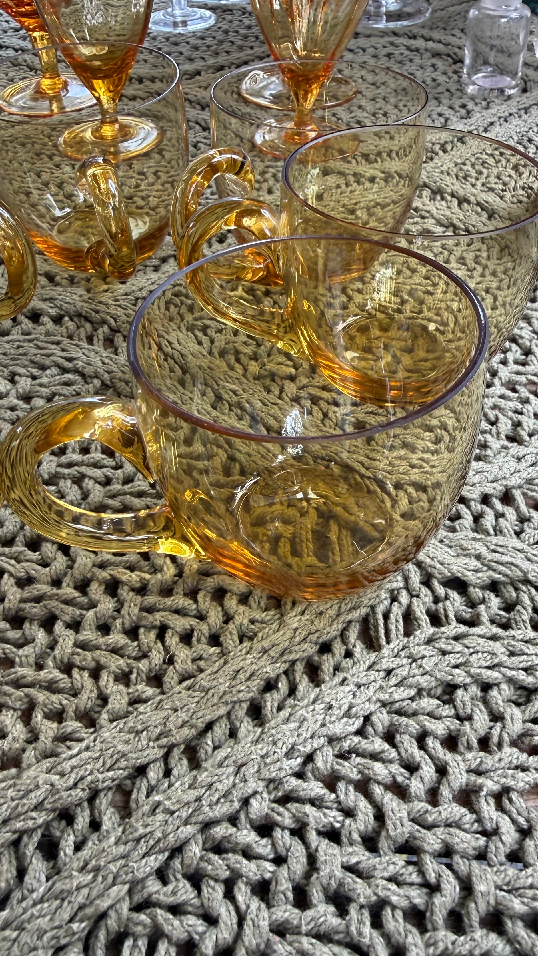 Conjunto Vintage de Xícaras em Vidro Âmbar | 6 Peças