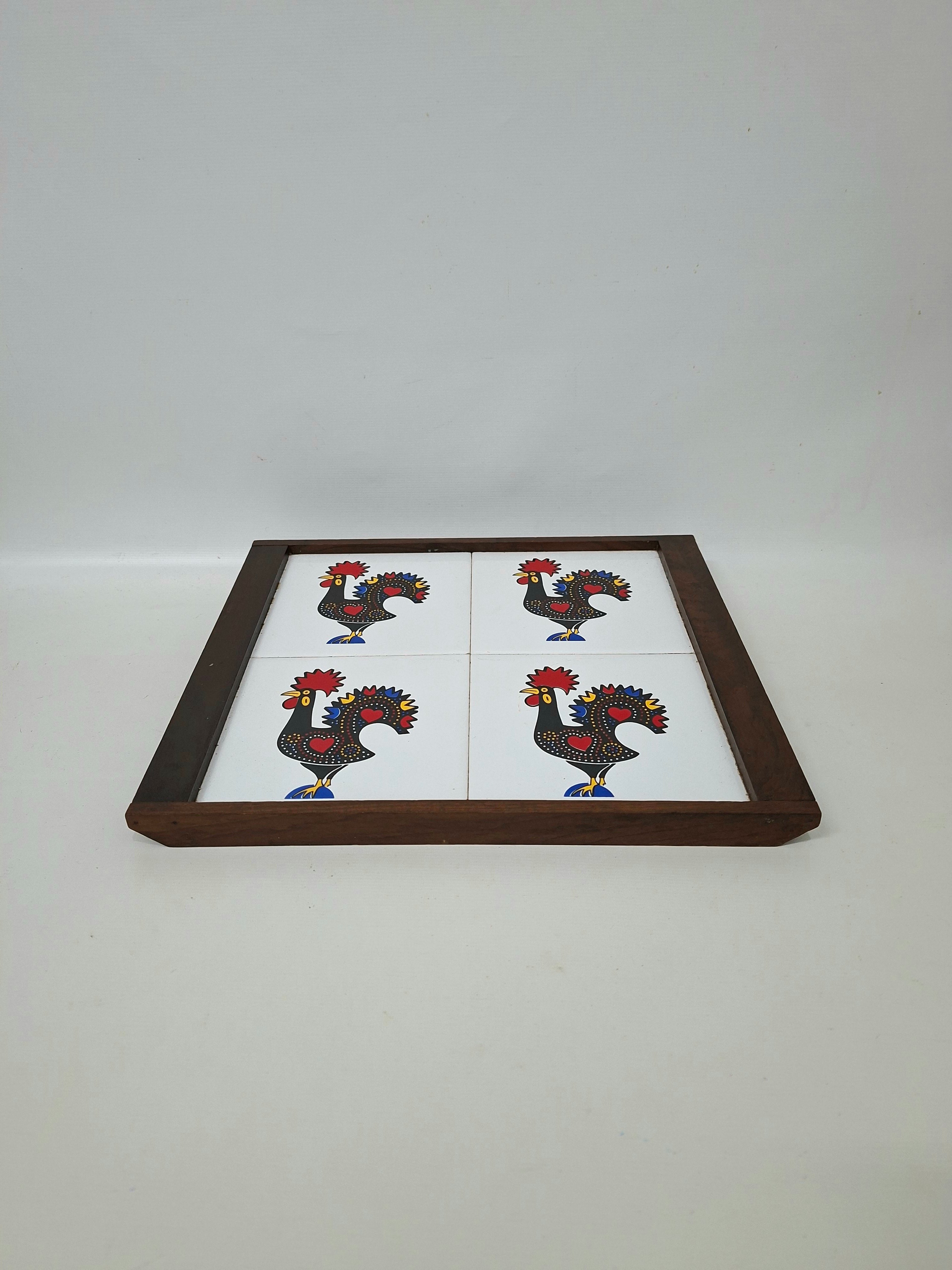 Bandeja Antiga em Imbuía com Azulejo com Galo de Barcelos