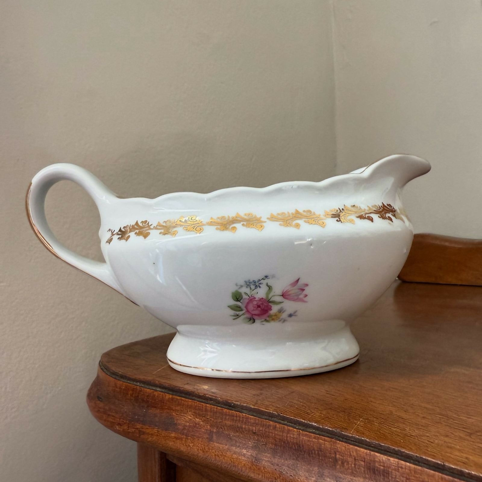 Molheira em Porcelana Steatita com Detalhes Florais
