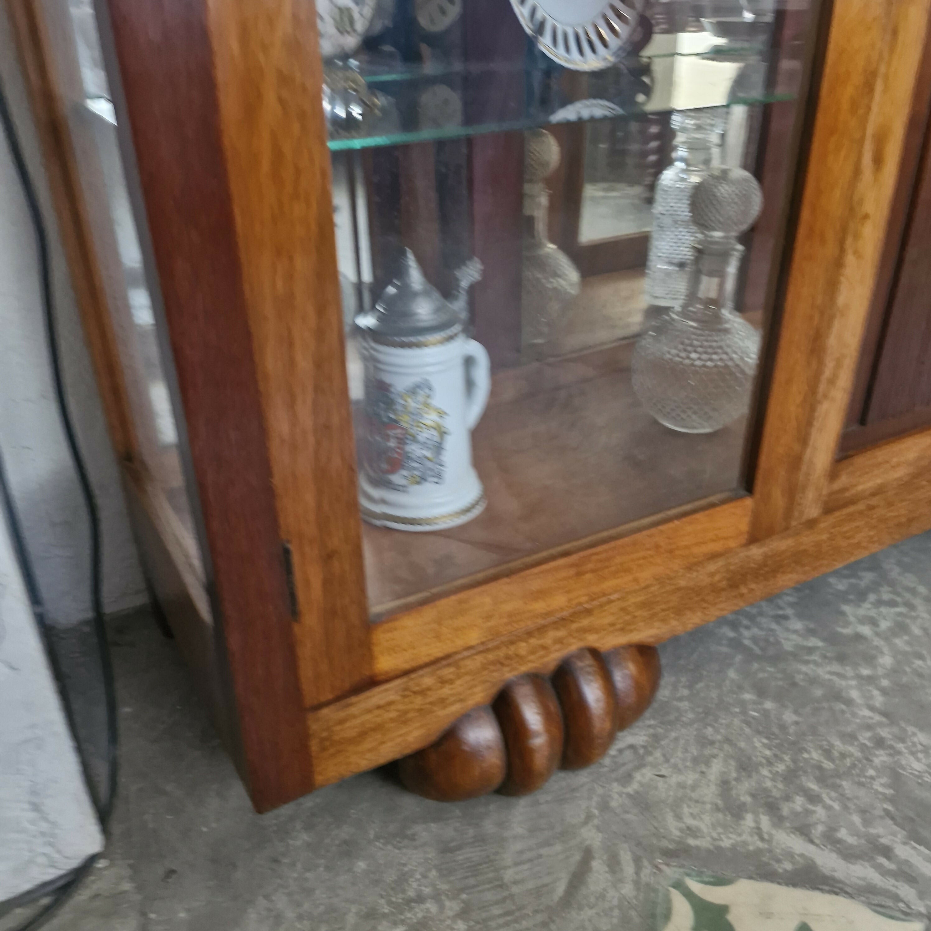 Cristaleira Art Deco.