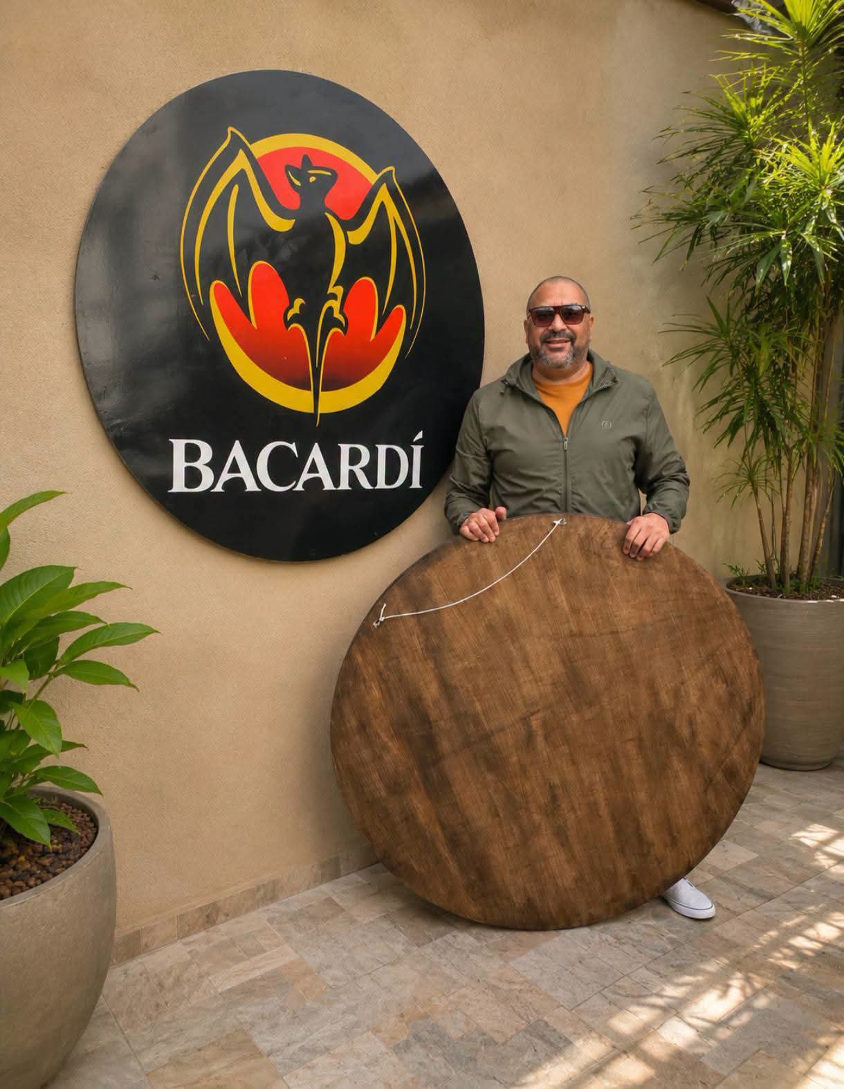  Grande e Antiga Placa Bacardi