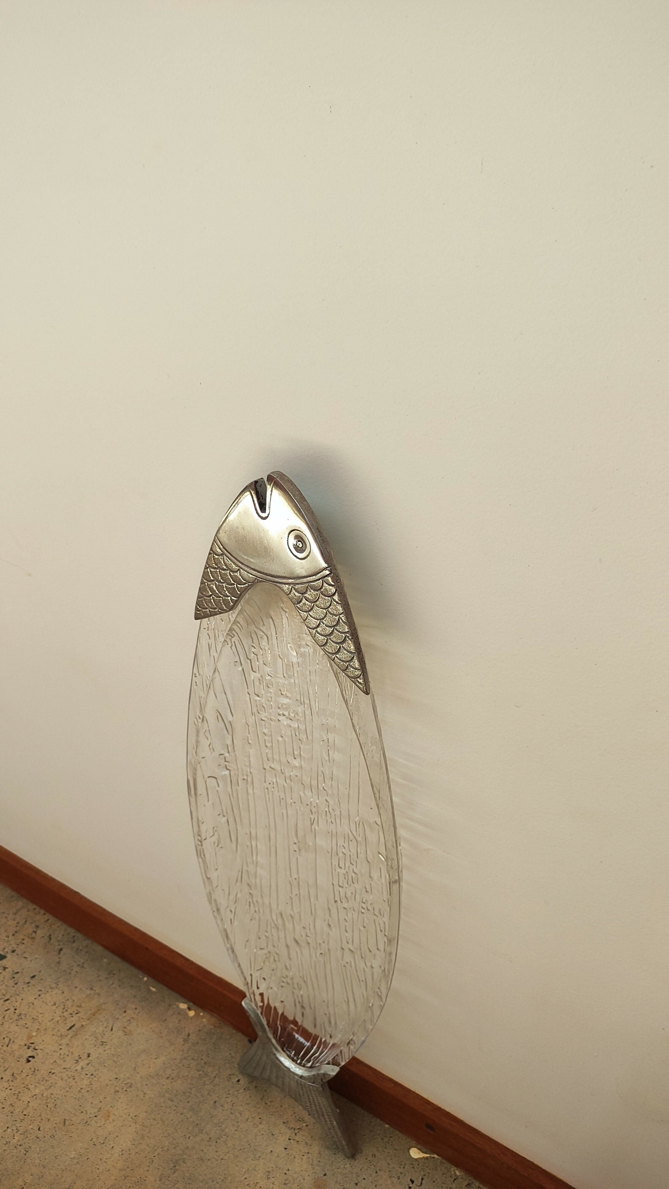 Bandejas em acrílico e alumínio fundido