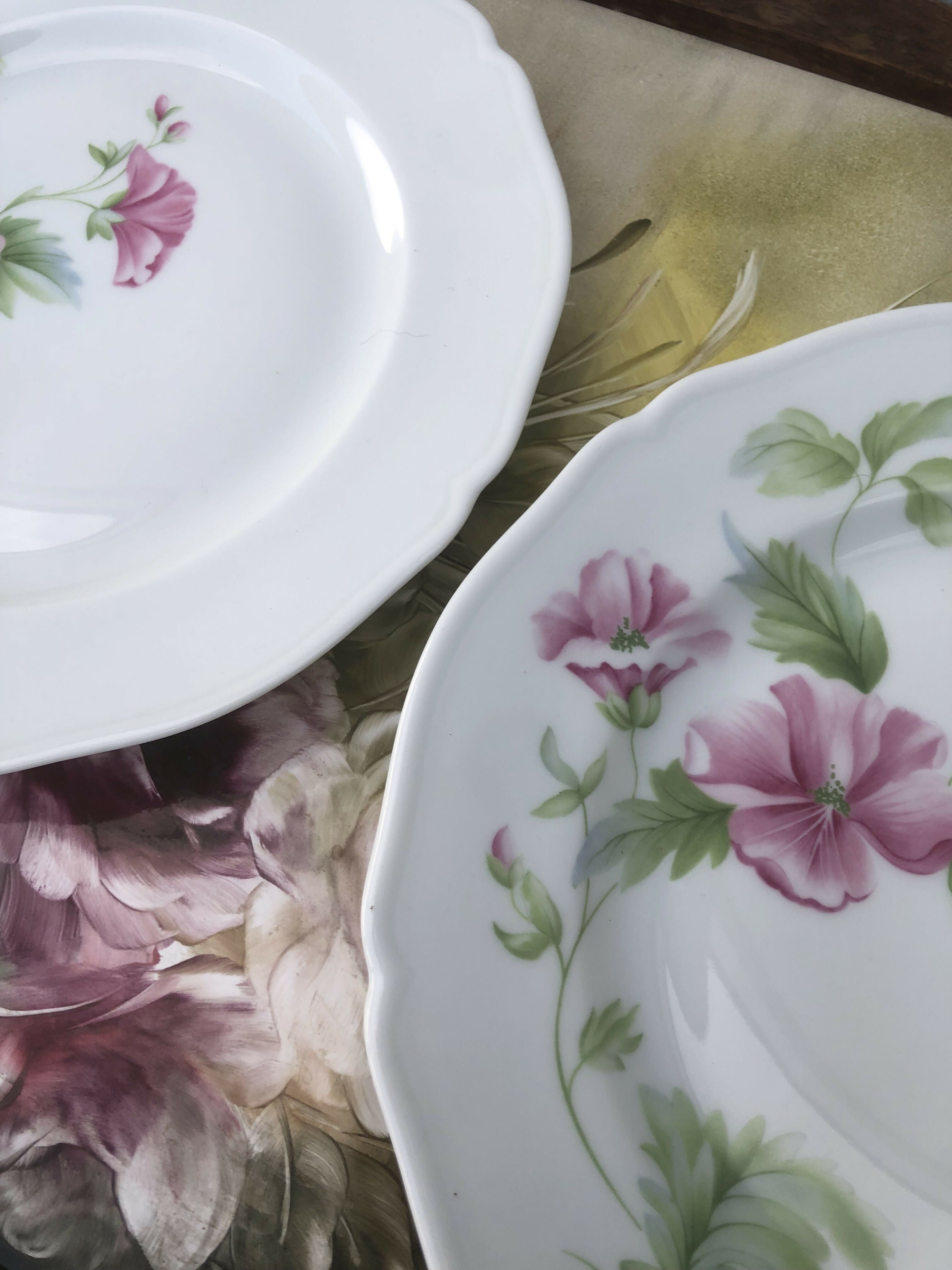 Mesa posta com preciosos pratos franceses - Limoges (valor unitário)
