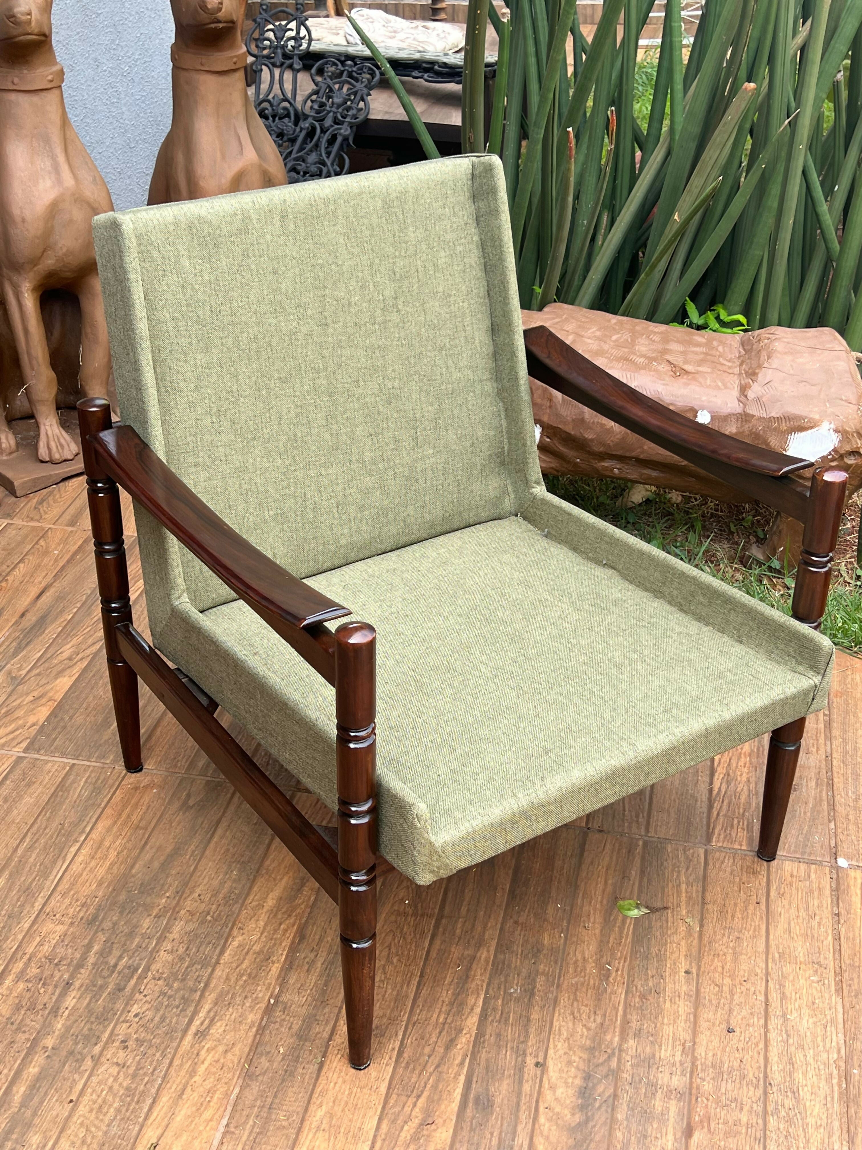 Par de Poltronas Design anos 60