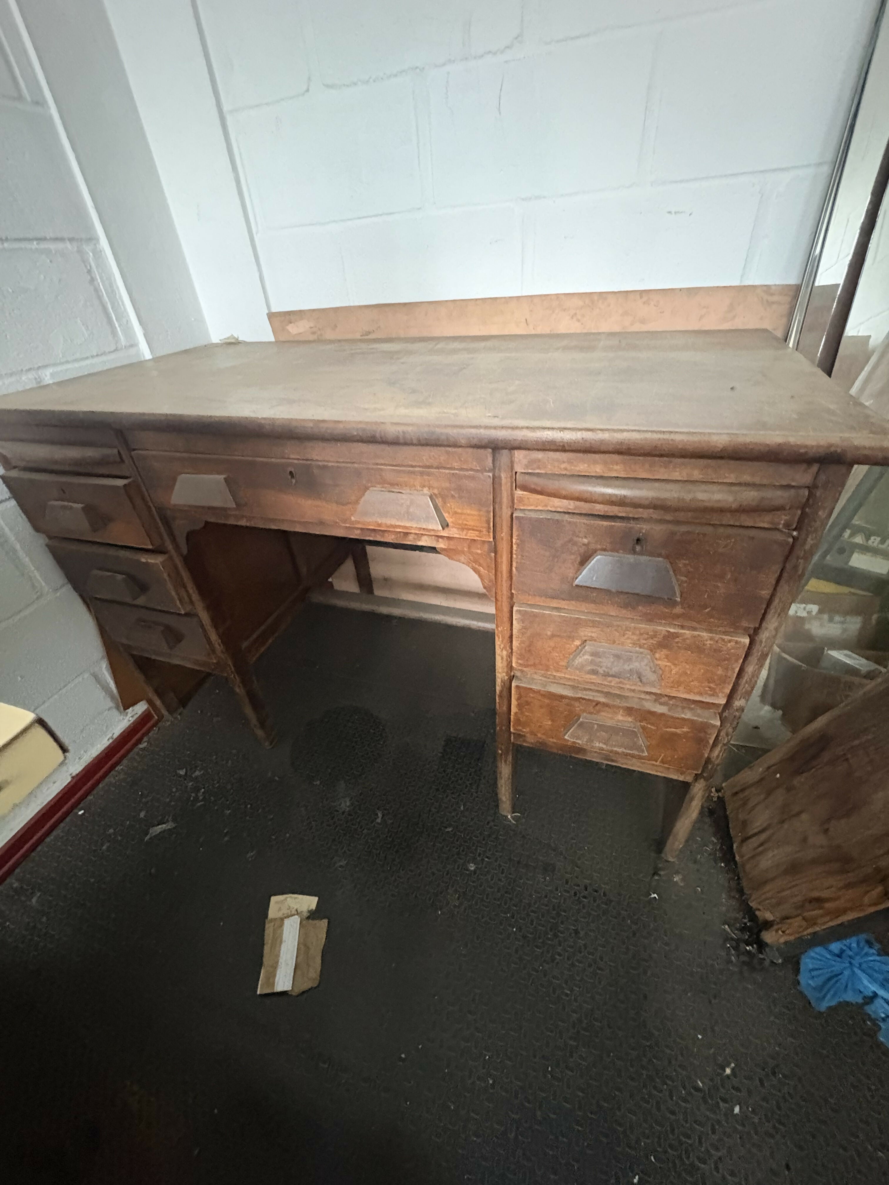 Mesa Escrivaninha Antiga em madeira