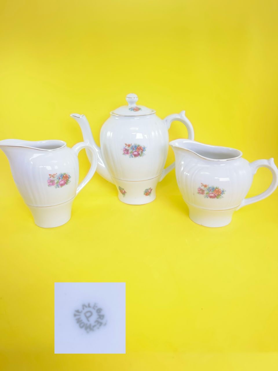 Bule e leiteira Porcelana Monte Alegre déc.1954