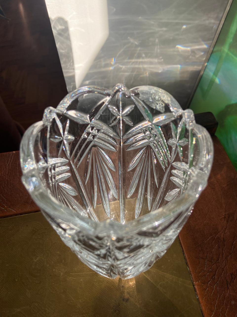 Vaso em cristal lapidado com ranhuras e losangos — 21 cm (DMCPS_085)