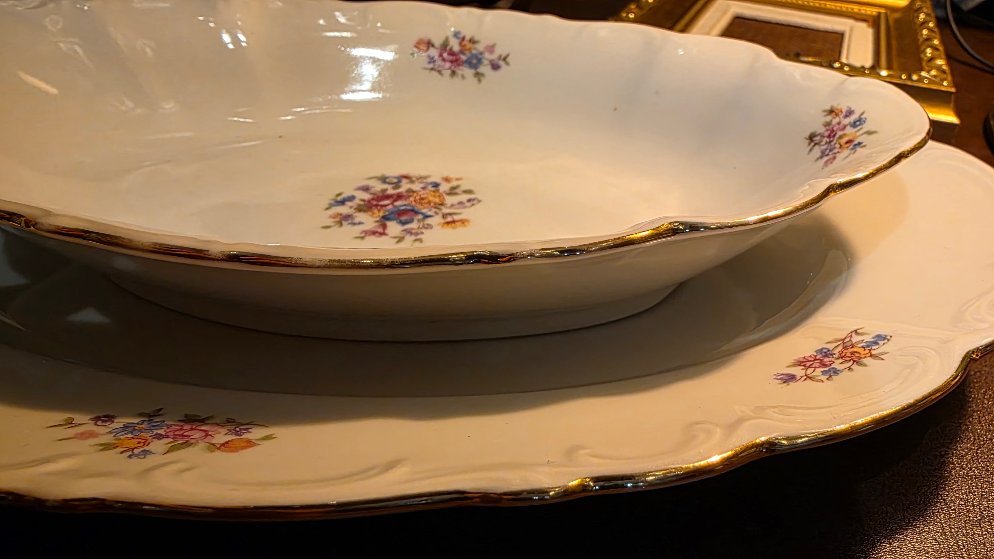 Travessas Moritz Zdekauer Tchecoslováquia 1921 com decoração floral 
