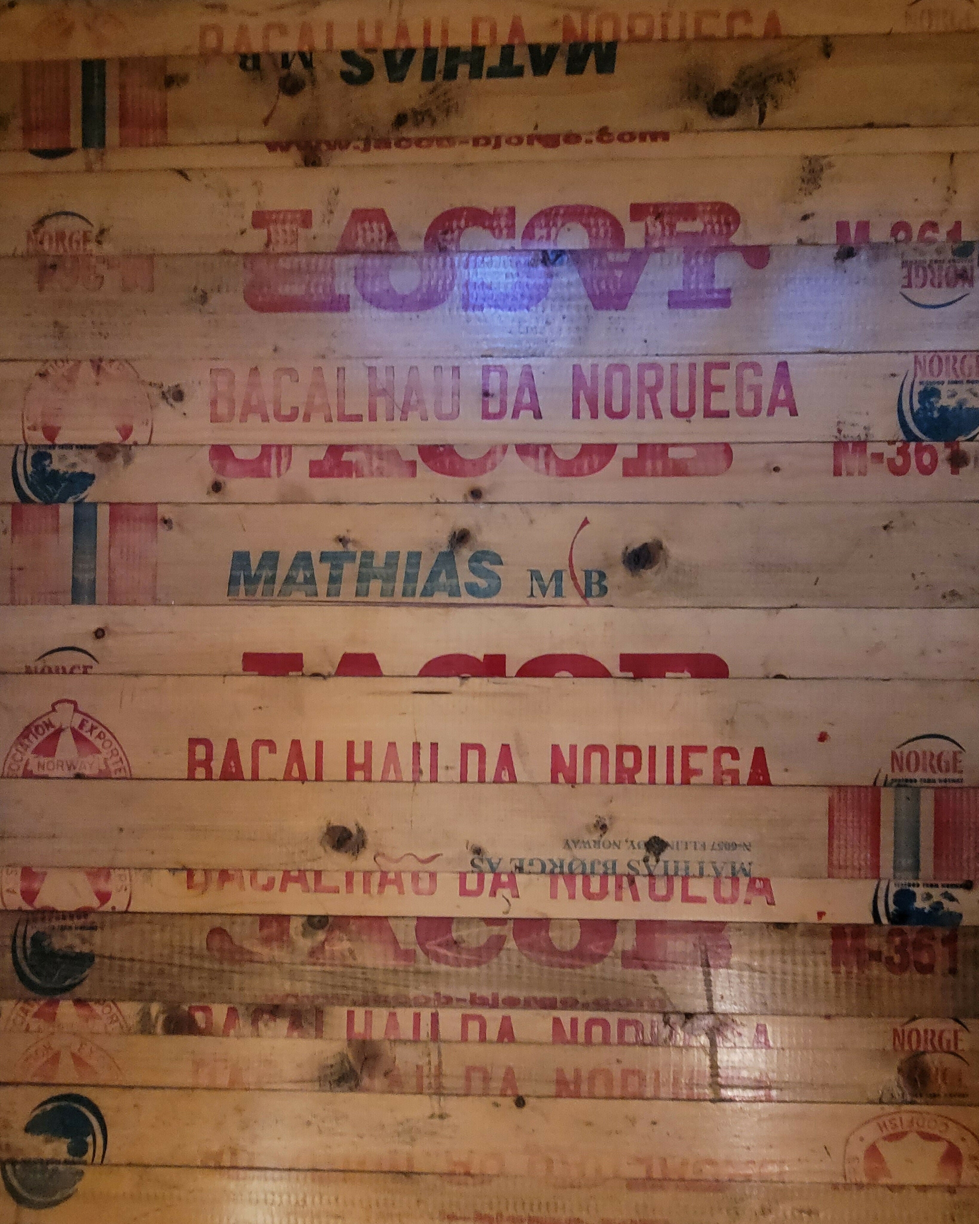 Mesa de centro meio anos 1960, meio anos 2020 (assinada!)