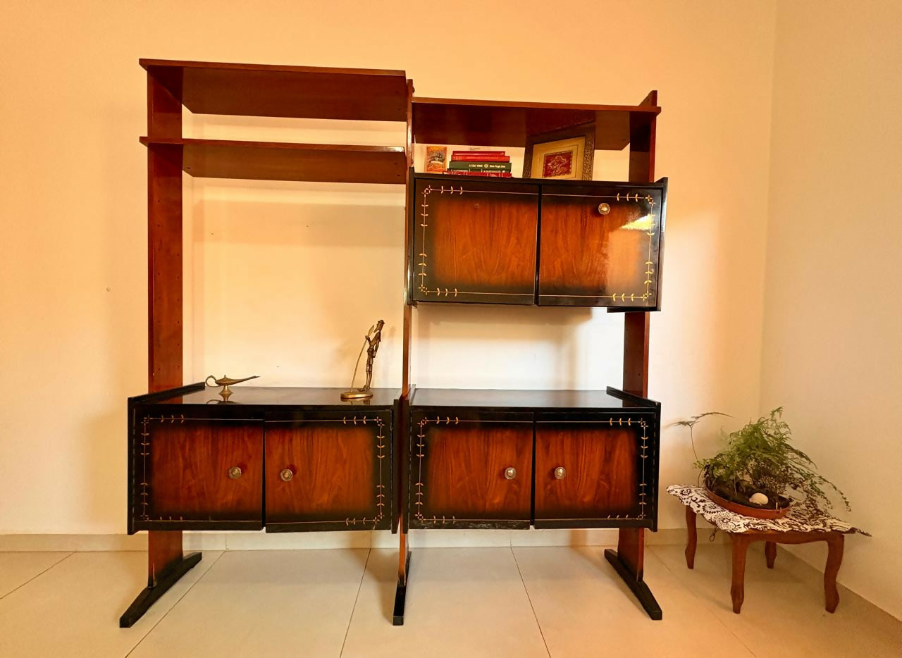 Estante anos 60 em Jacarandá.