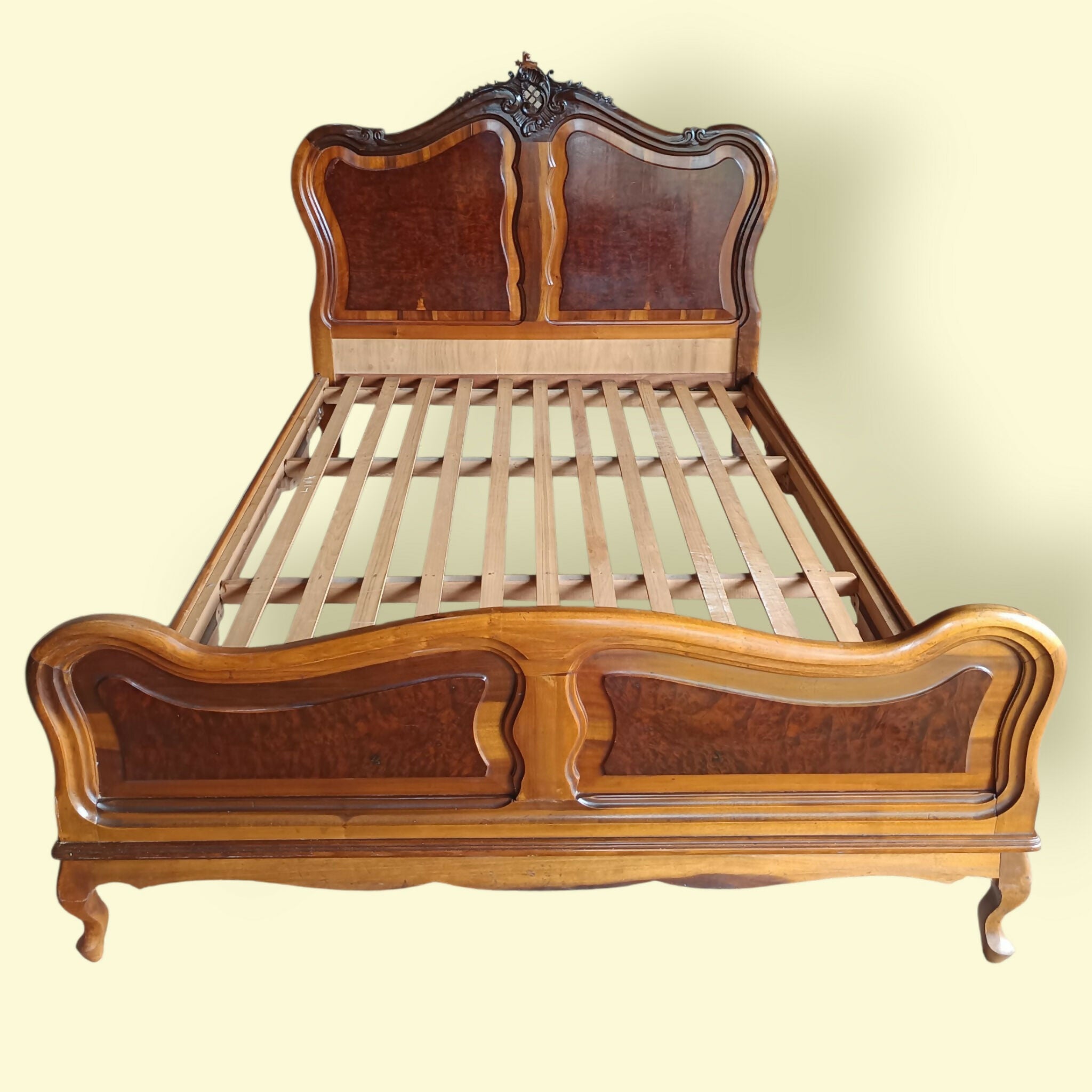 Maravilhosa Cama de Casal Luís XV