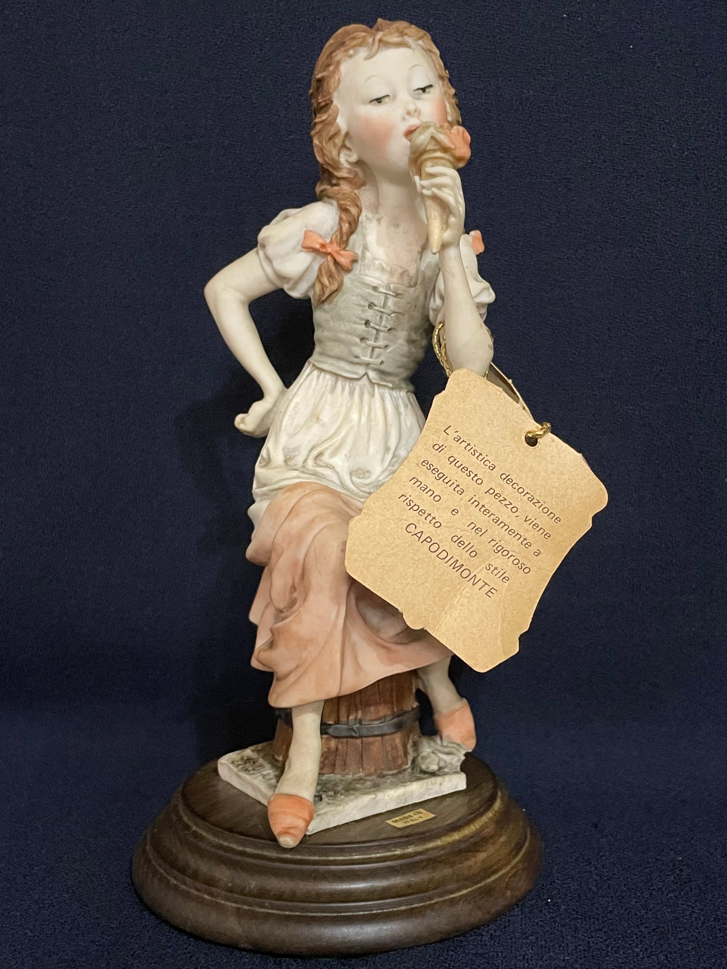 Escultura Capodimonte, porcelana italiana