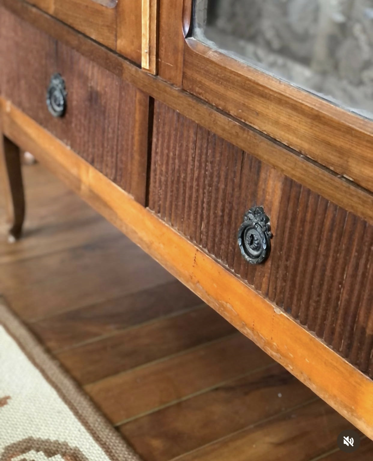 Armário / Guarda roupa em Caviúna com espelho