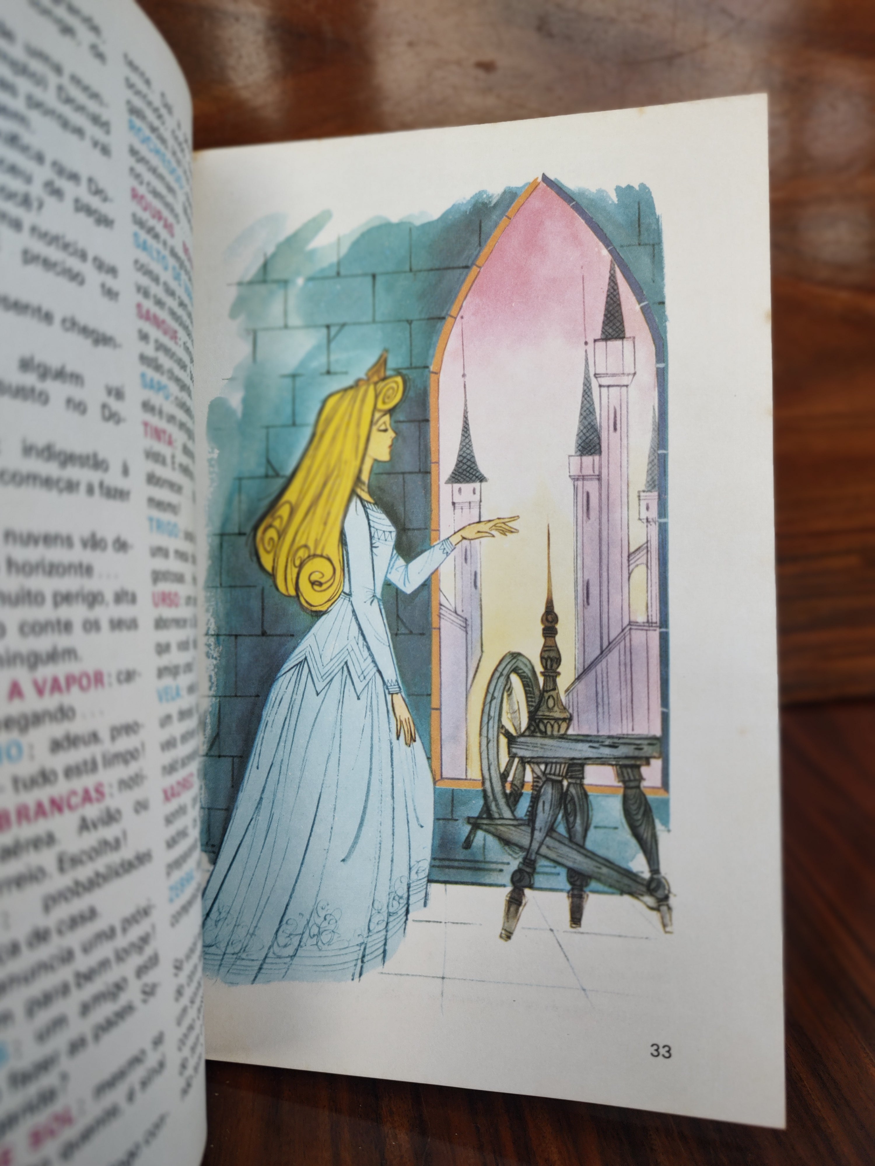 Raro Livro “Manual do Bruxo Merlin — Manuais Disney” Editora Nova Cultural, 1988