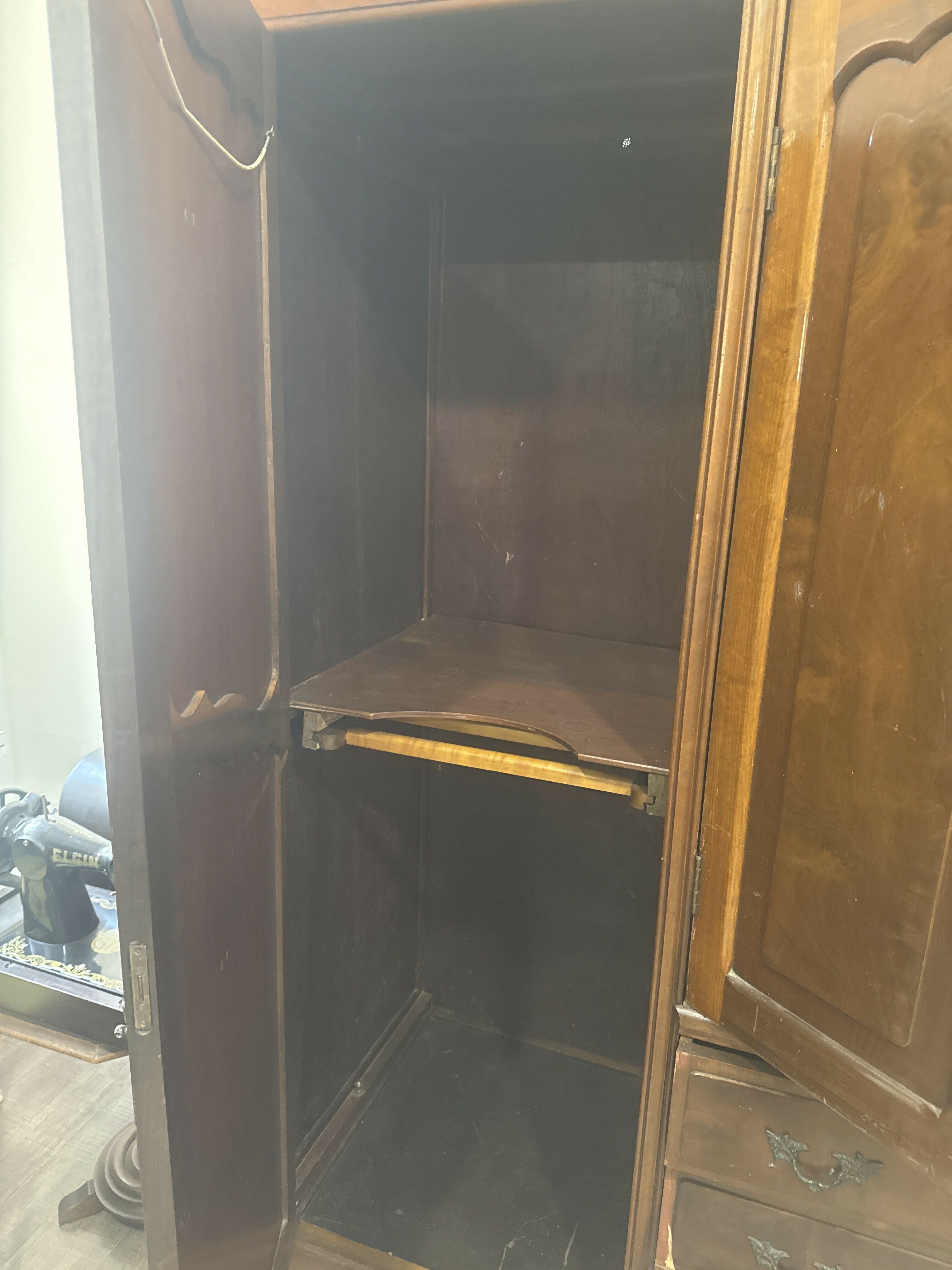 GUARDA-ROUPA ANOS 50