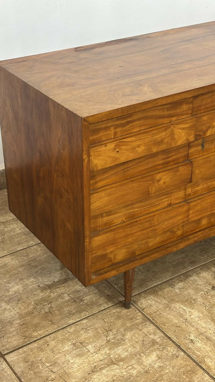 Buffet com cadeira embutida / Escrivaninha Carlo Hauner em Caviúna