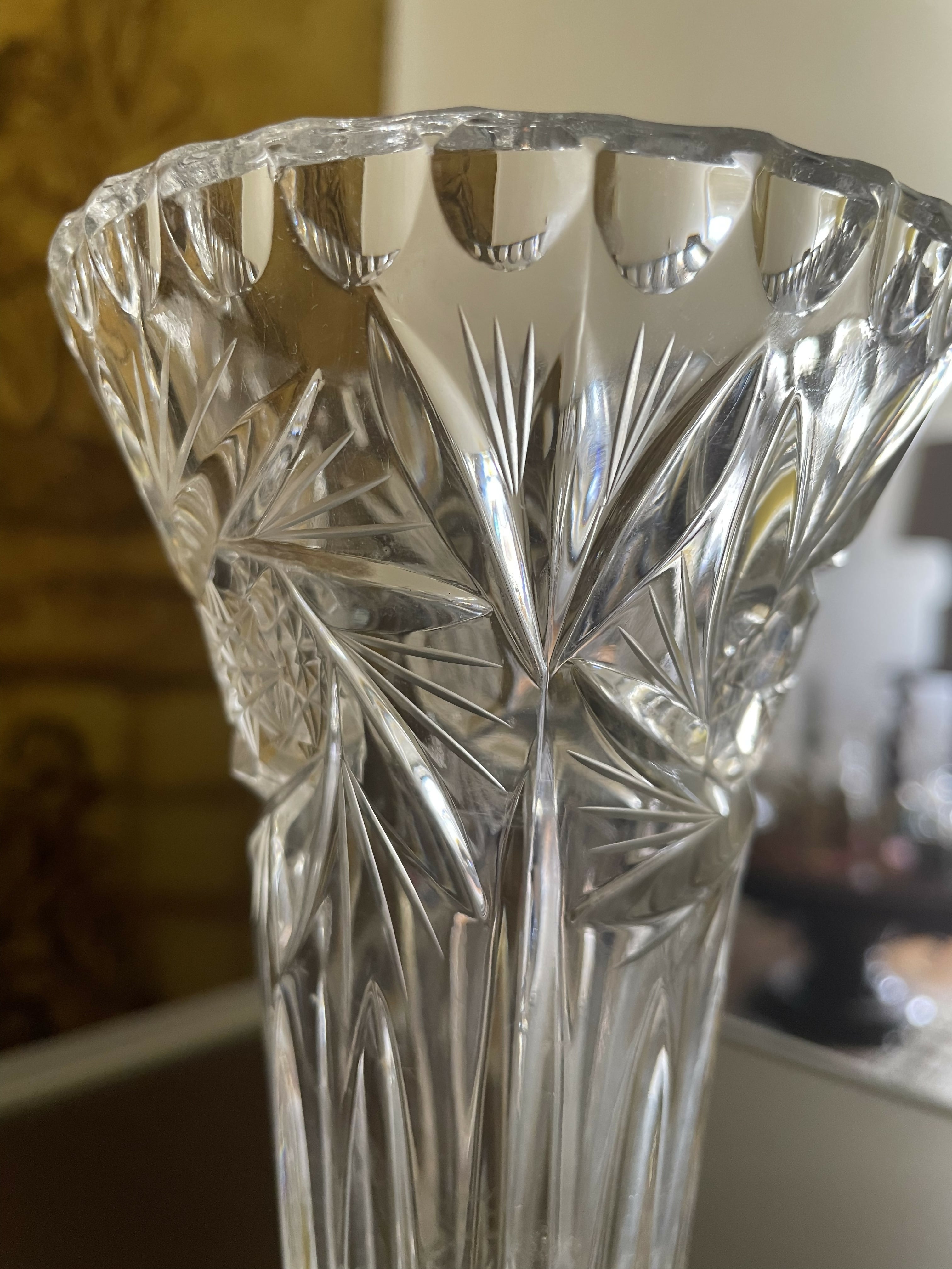 Vaso solitário lapidado