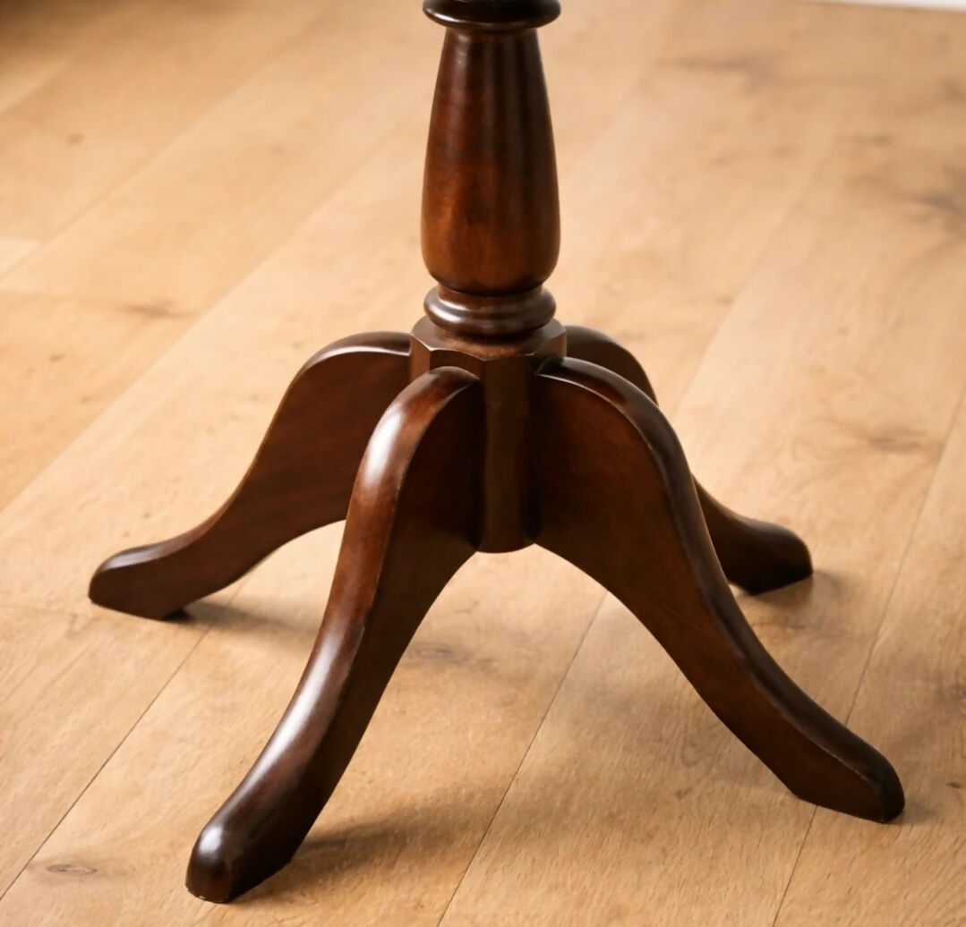 MESA LATERAL redonda em madeira tom de mel