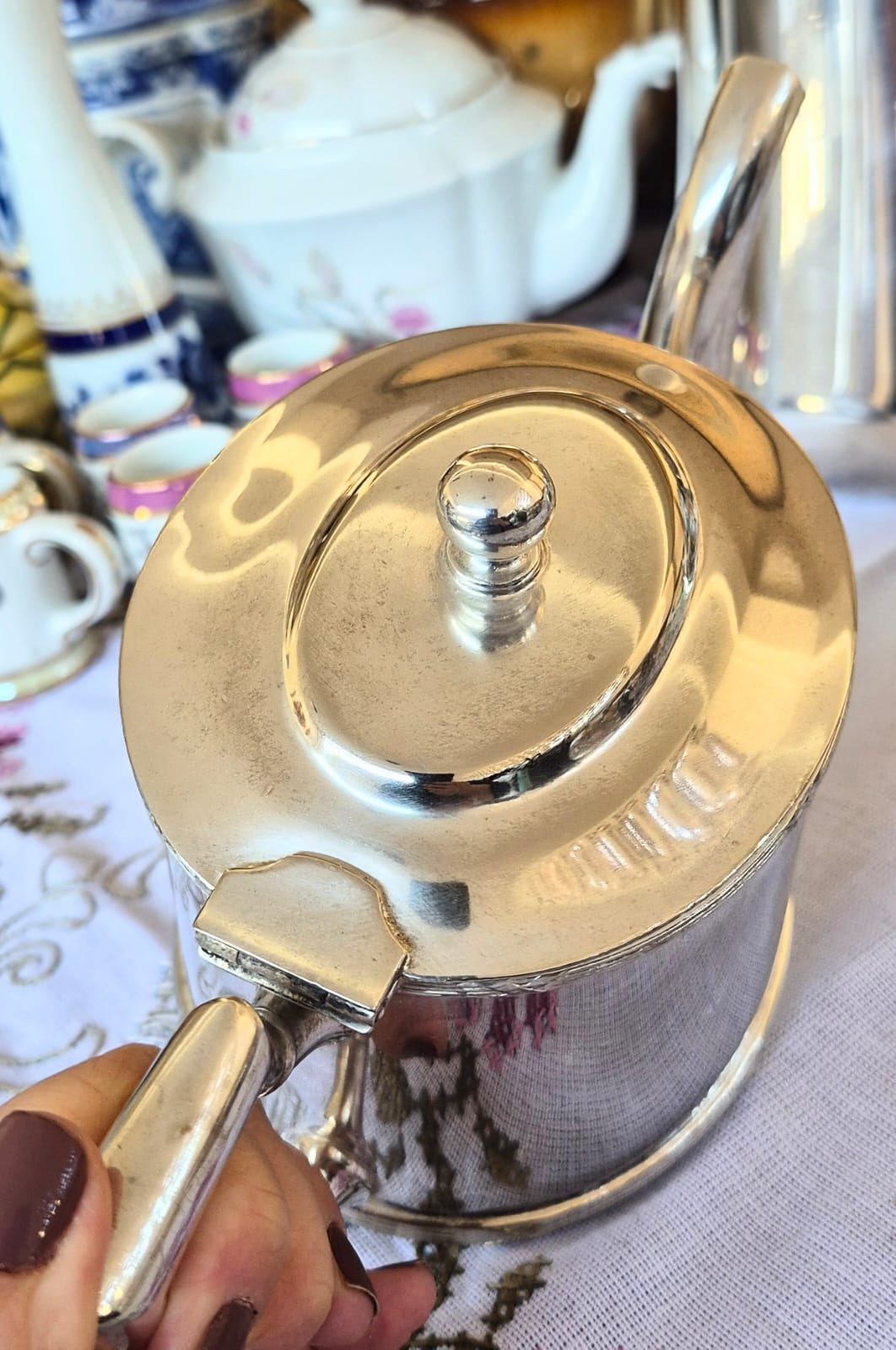 Bule de chá em metal espessurado à prata 90 Wolff, modelo Croise. Ótimo estado. 