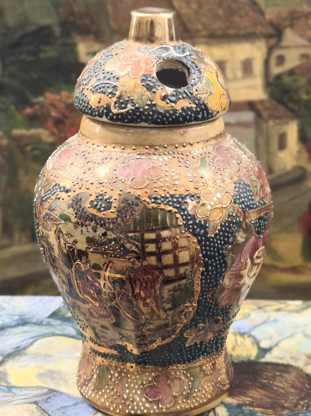 Potiche incensario em porcelana chinesa vintage estilo Satsuma, em perfeito estado.