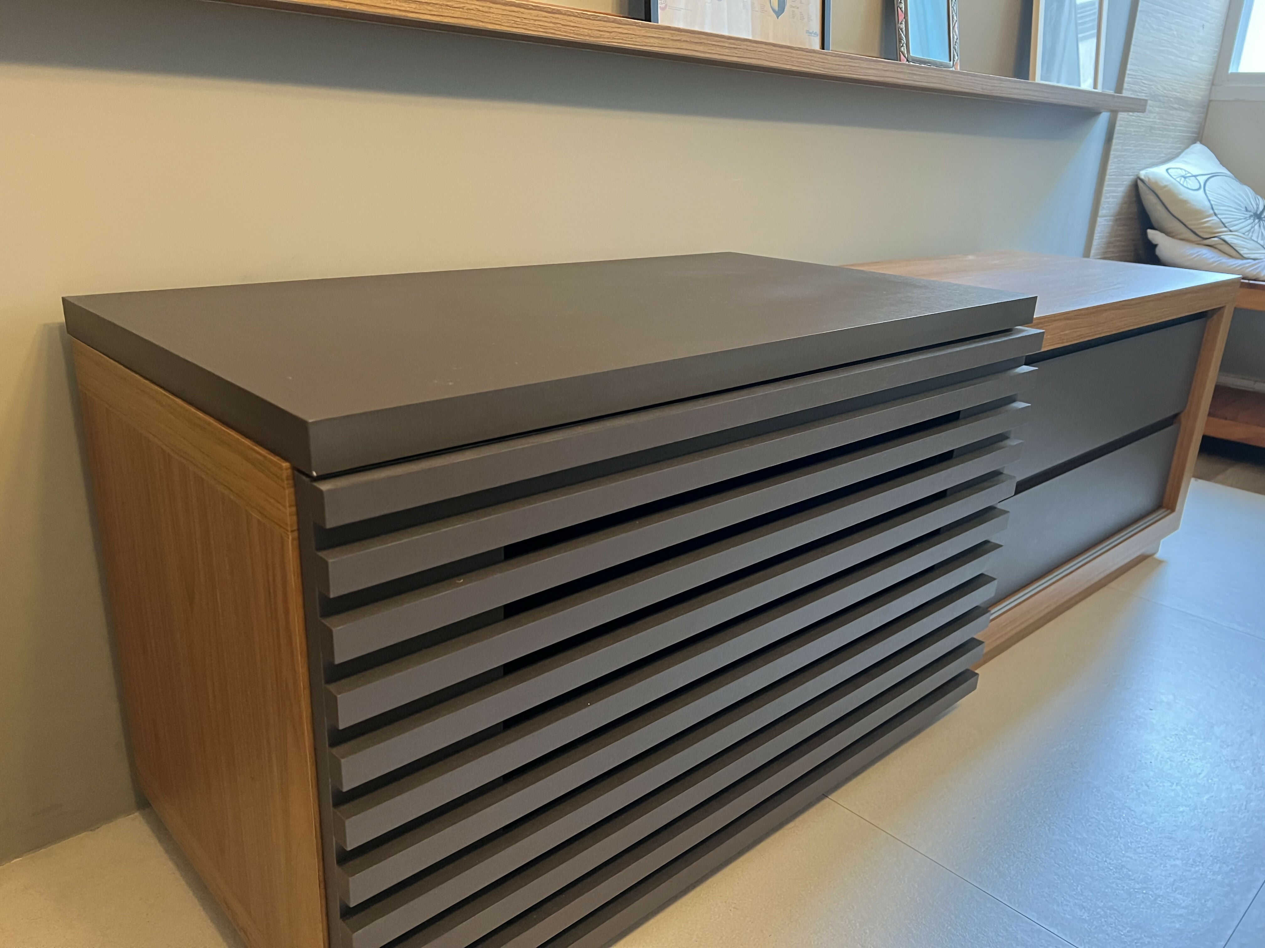 Rack / Buffet Moderno de Madeira Maciça